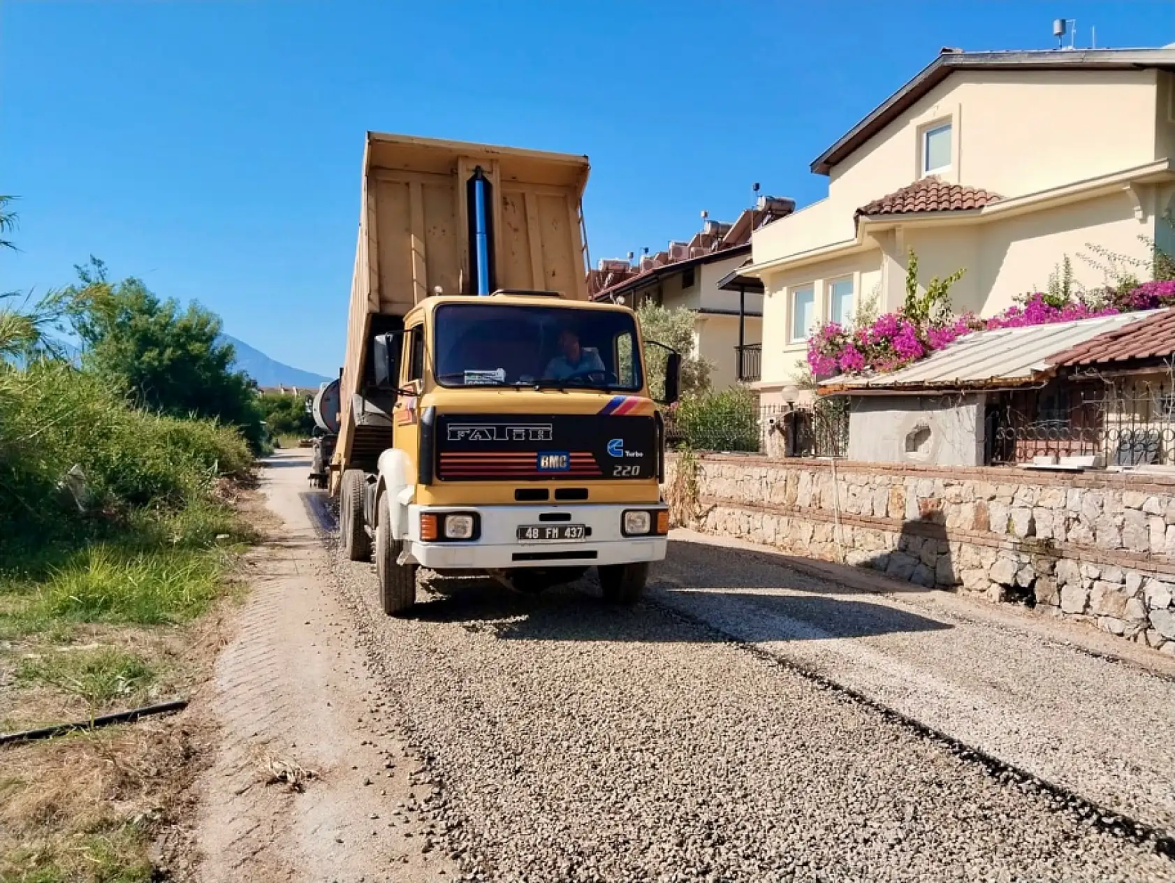 Fethiye Karagedik Mahallesi'nde Asfalt Çalışmaları Sürüyor