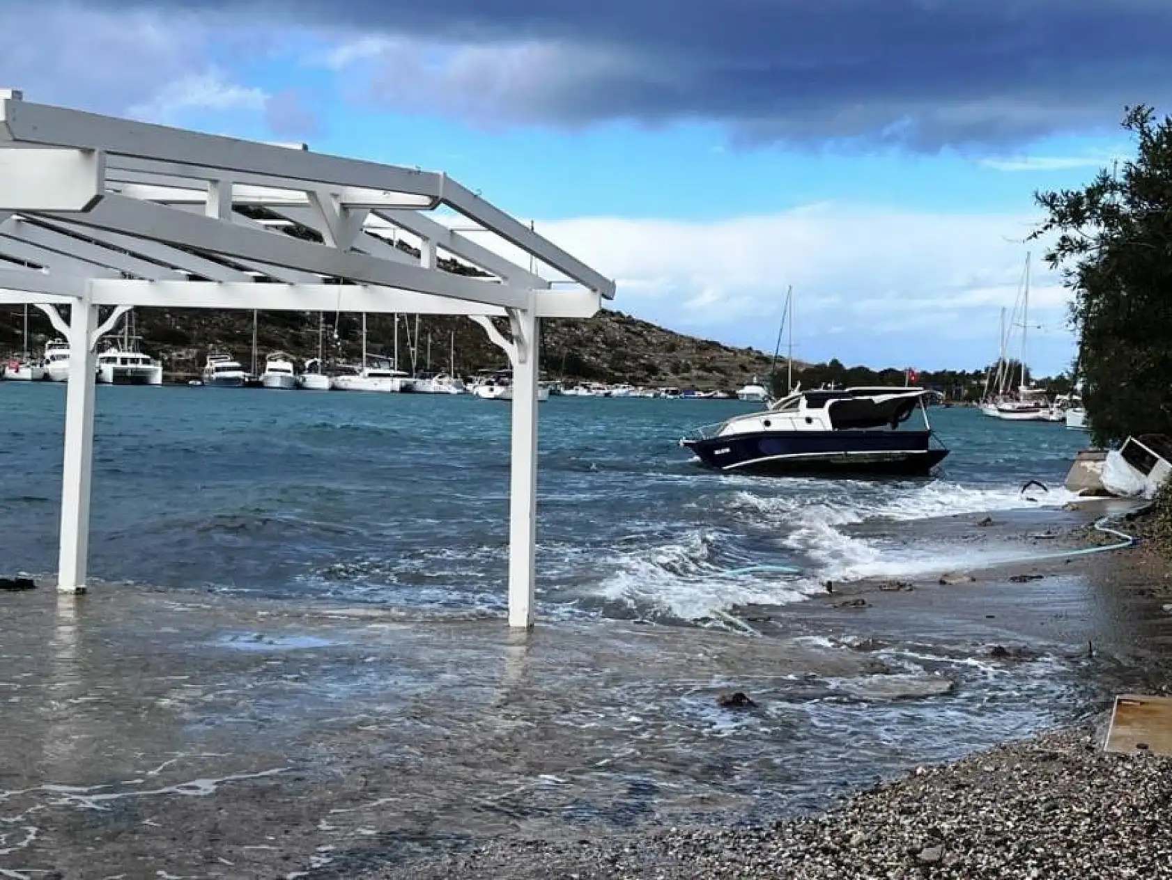 Bodrum'da Fırtına Tekneleri Batırdı