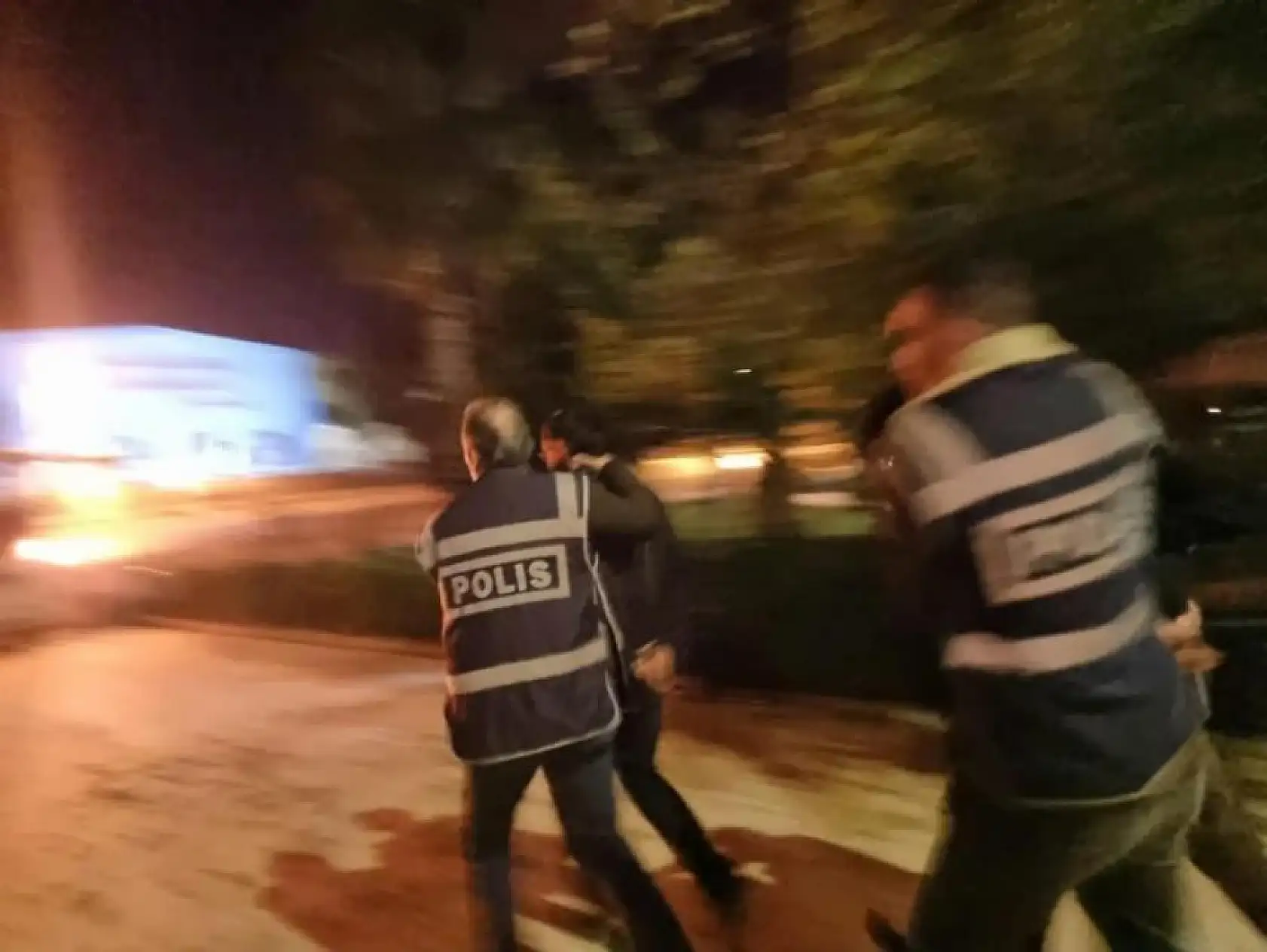 Silahlı saldırıda iki şüpheli tutuklandı