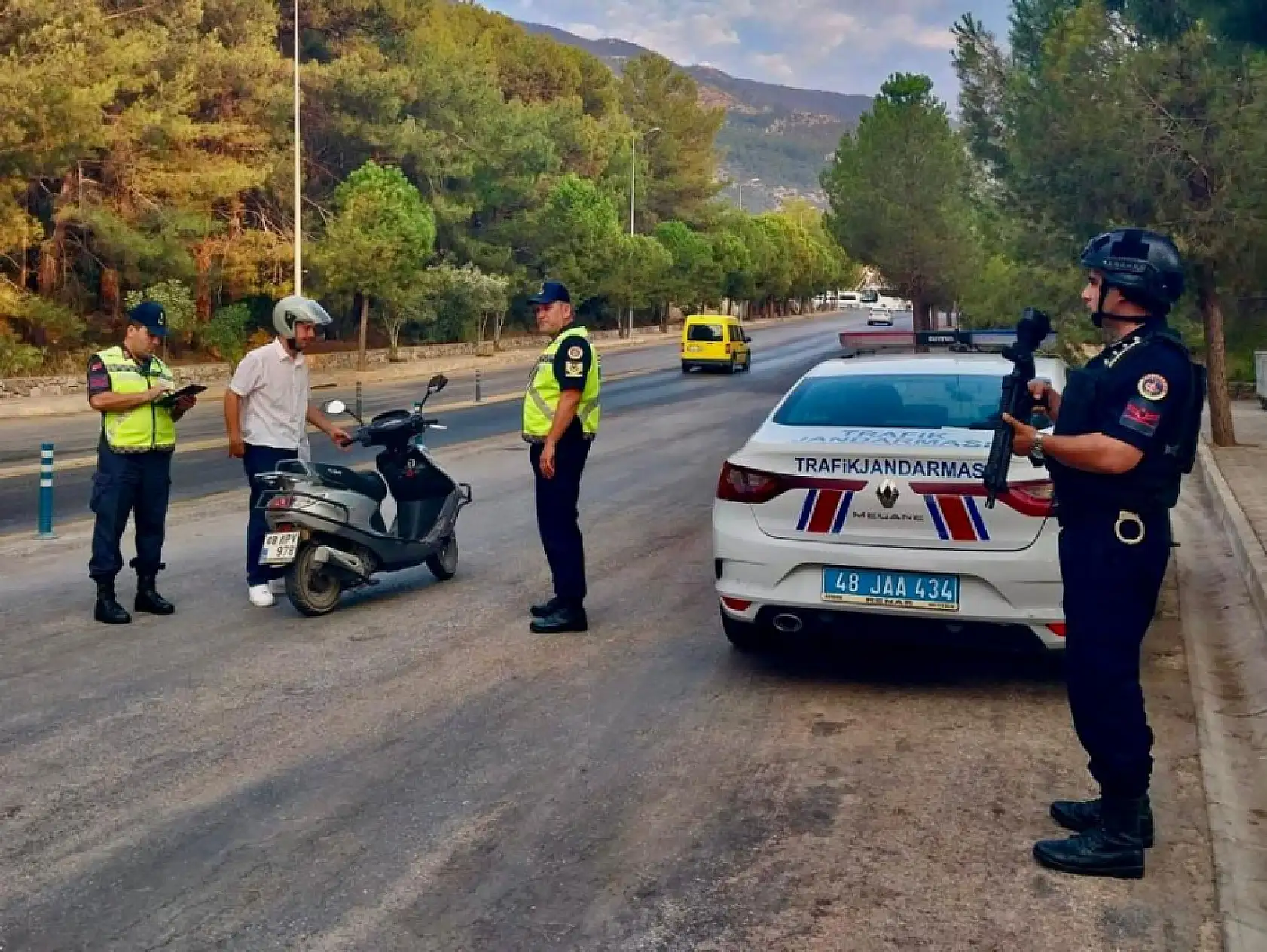 Muğla İl Jandarma Komutanlığı'ndan motosiklet ve motorlu bisiklet denetimi