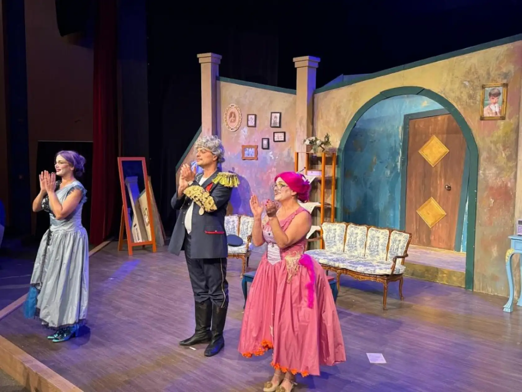 'Hadi Öldürsene Canikom' yeniden sahnede