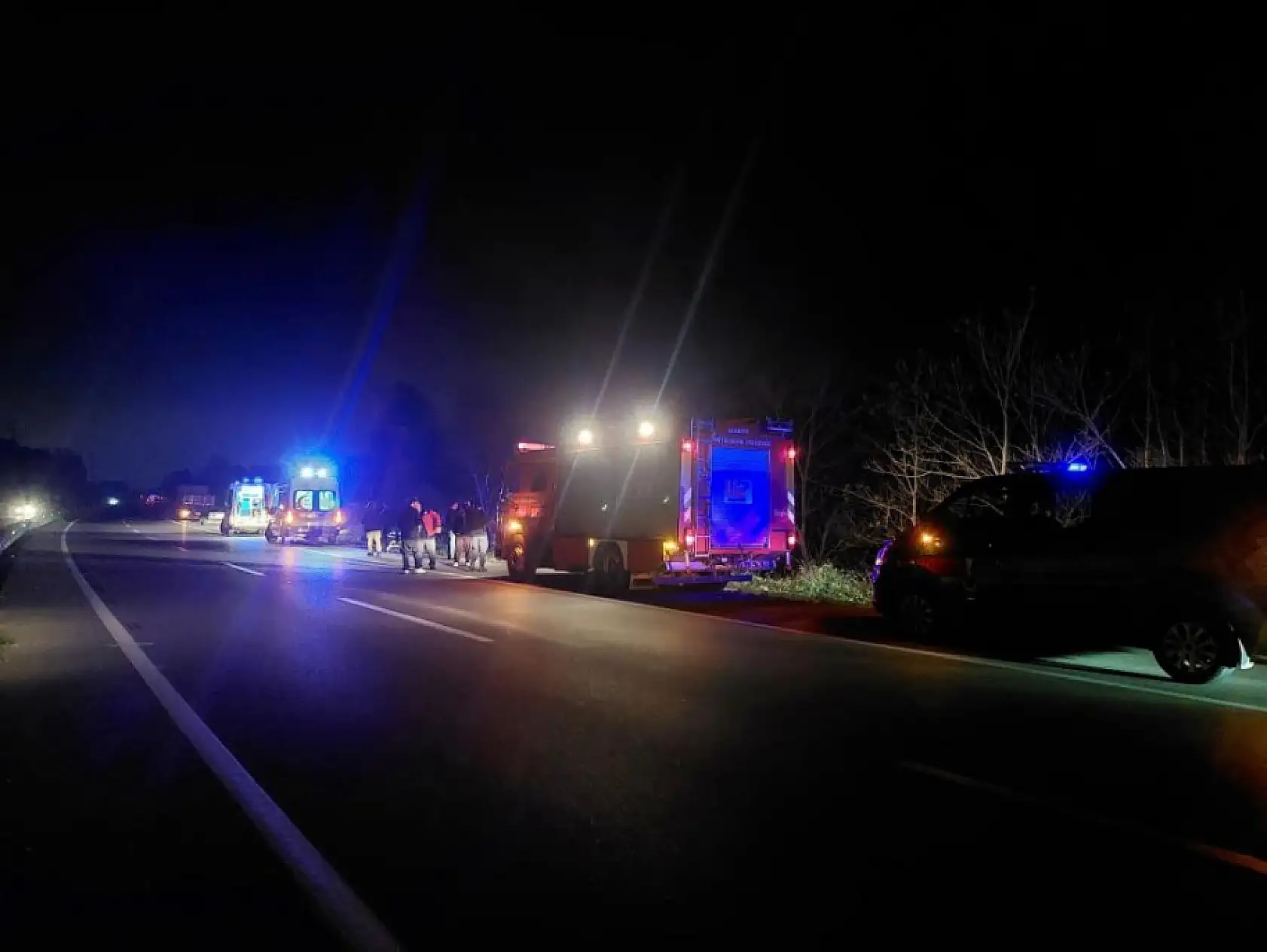 Böyle tiryakilik görülmedi: Şarampole uçan araçtan yaralı kurtarıldı, sedyede sigara yaktı