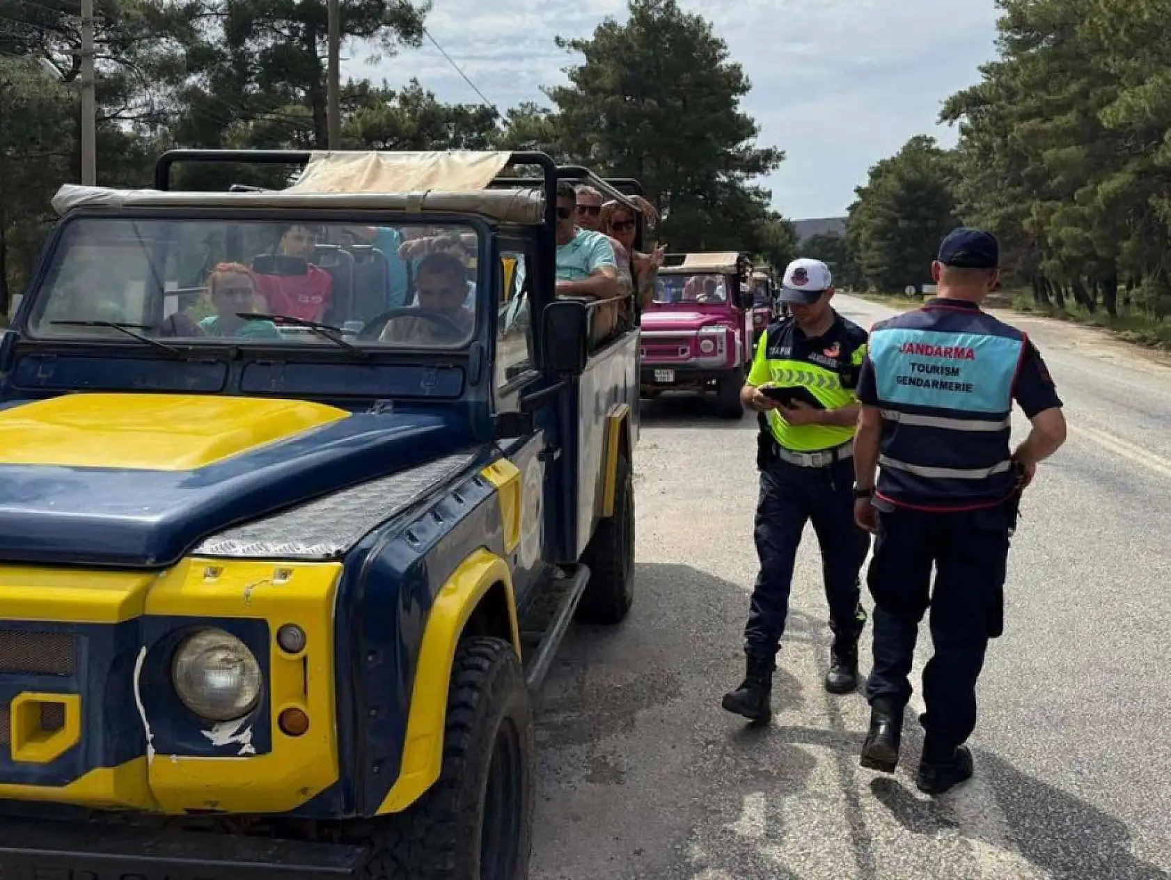Marmaris'te Jeep Safari araçlarına Jandarma denetimi