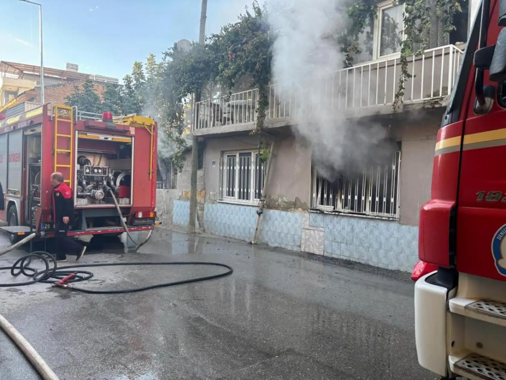 Giriş katında başlayan yangın evi küle çevirdi