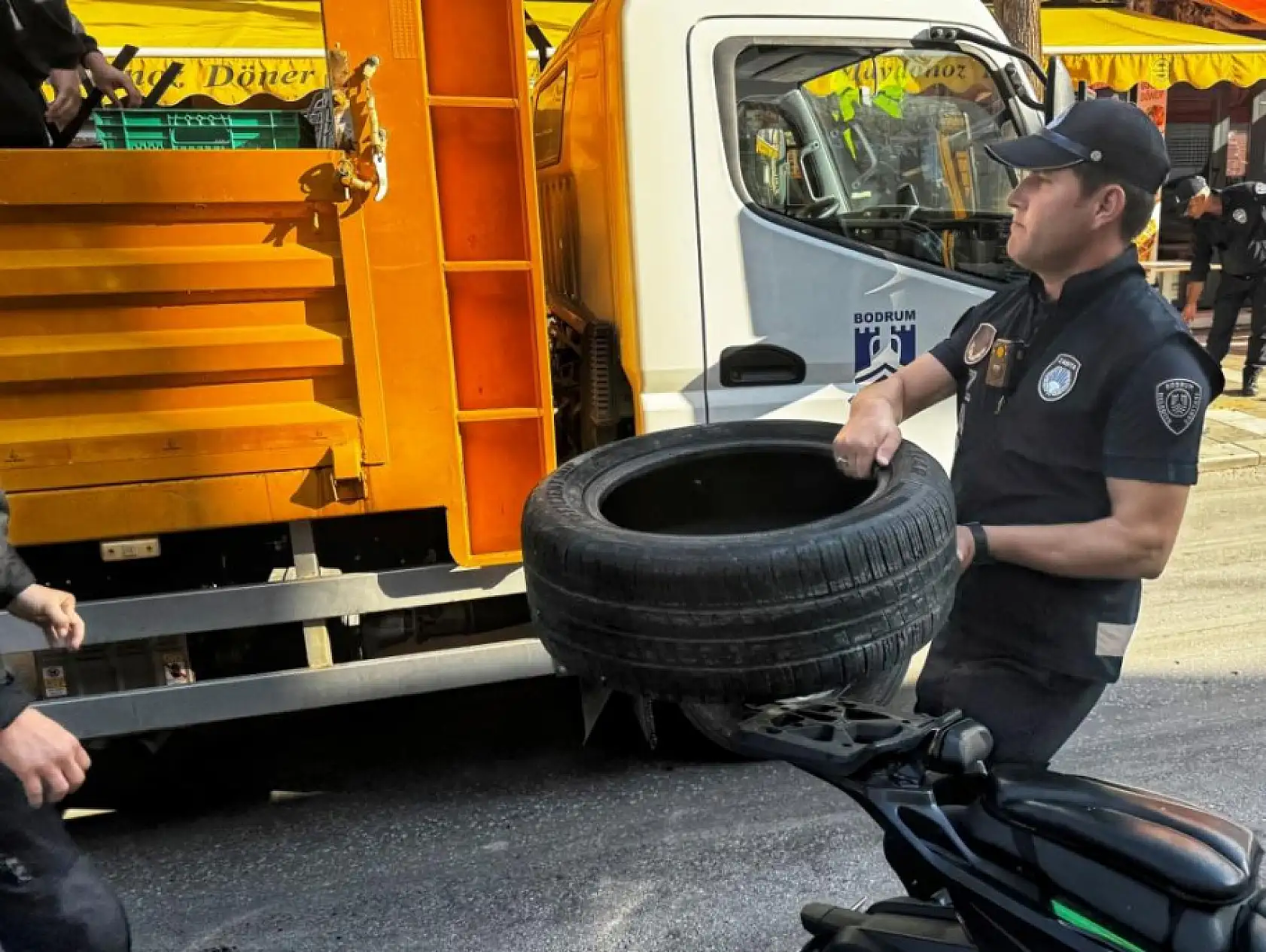 Bodrum'da kamusal alanlar işgallerden temizleniyor
