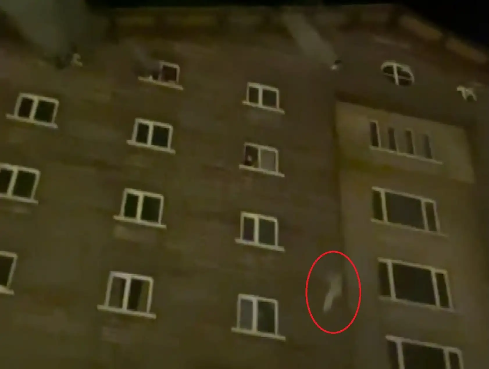 Bolu'daki Otel faciasında çaresizlik ve kurtuluş mücadelesi böyle görüntülendi