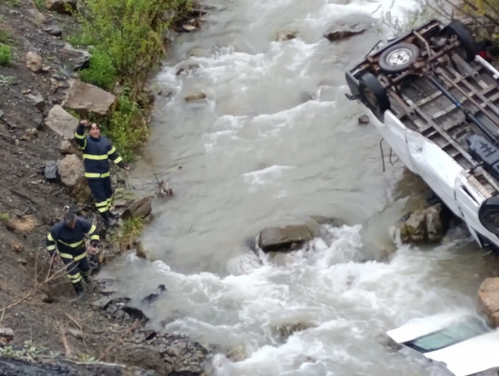 Yüksekova Doski Vadisinde feci kaza: 2 ölü, 3 yaralı