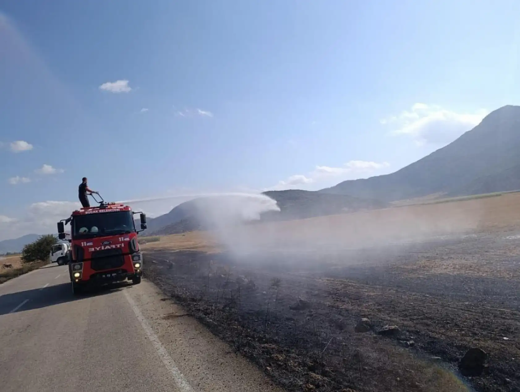 Burdur'da Arazi Yangını: Facianın Eşiğinden Dönüldü