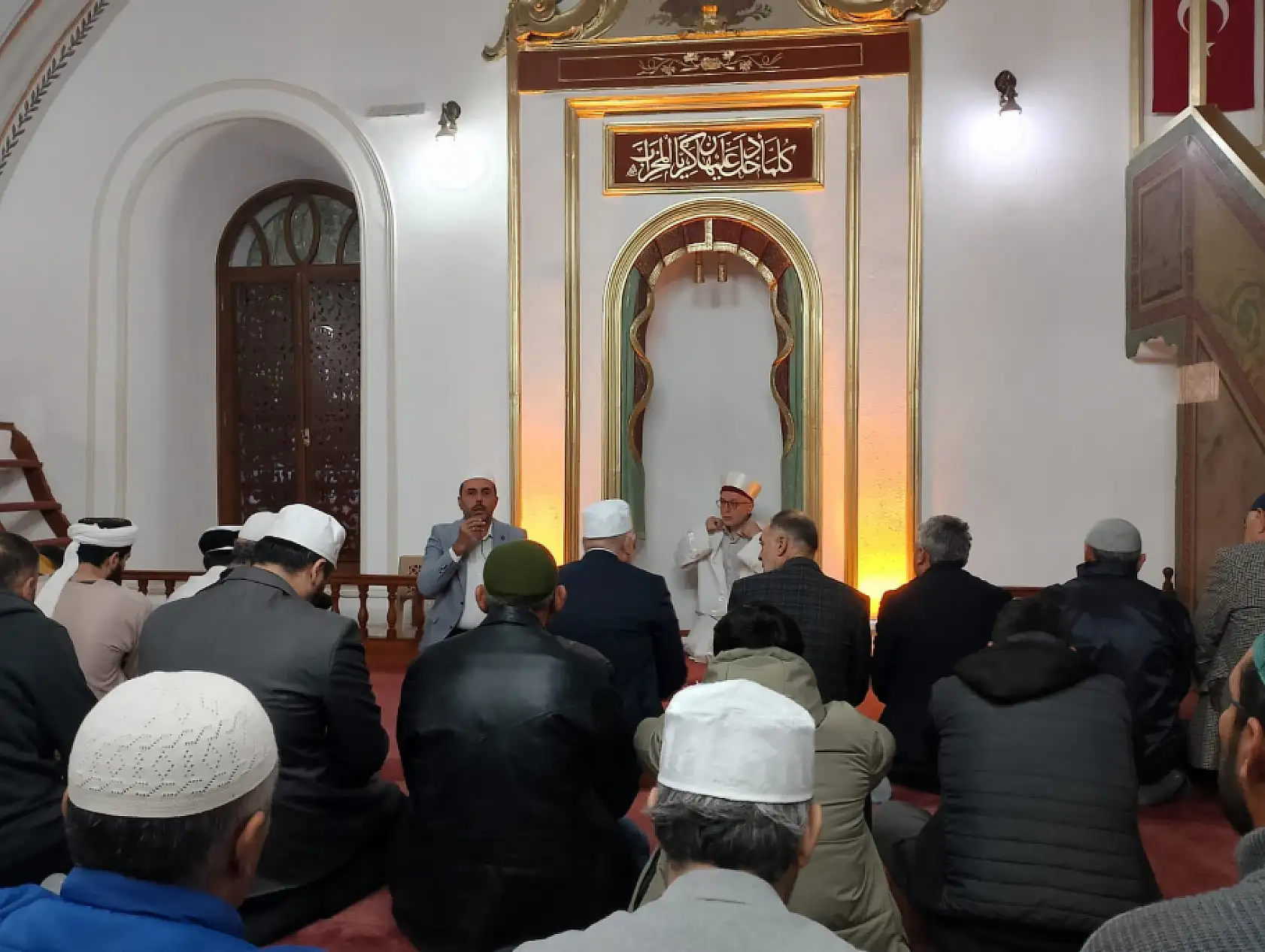 Menteşe'de vatandaşlar Kurşunlu Camii'nde sabah namazında buluştu