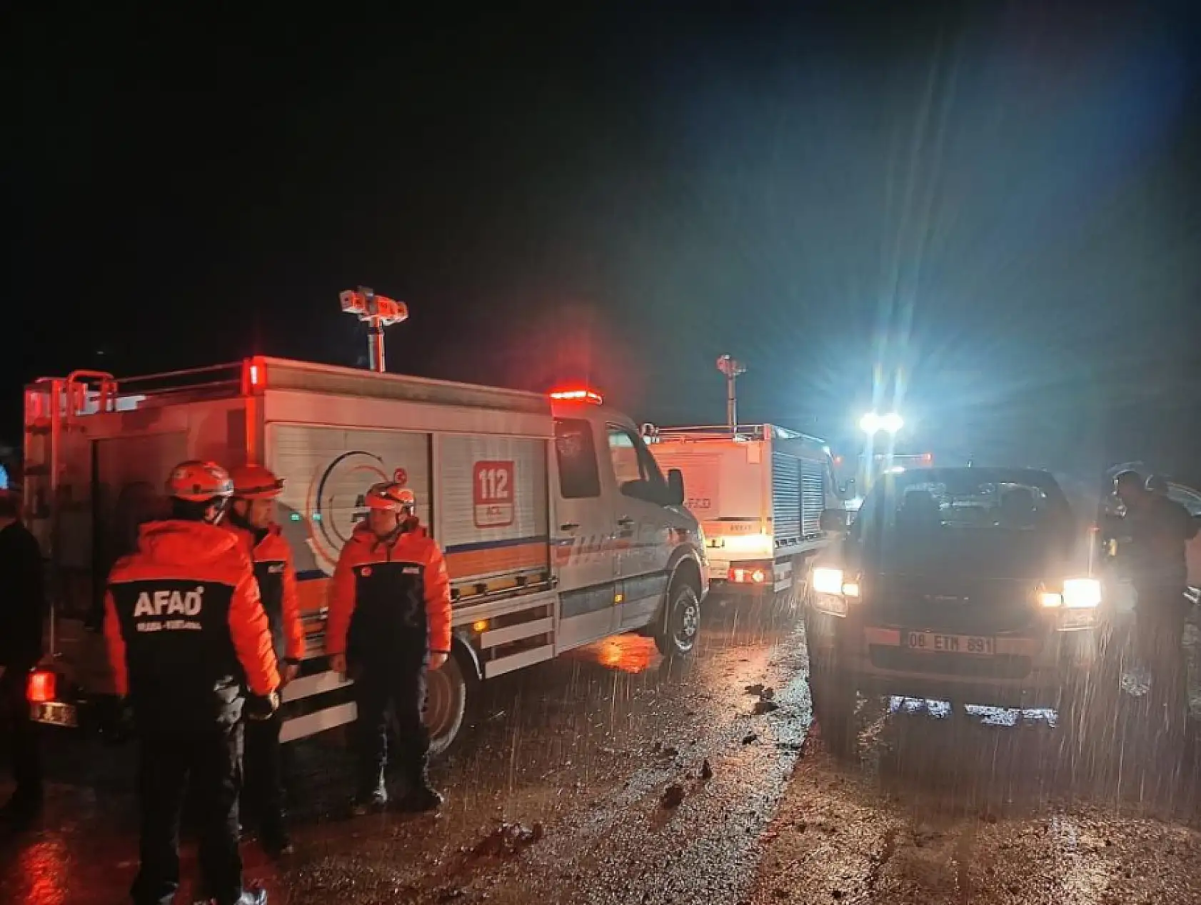 Uçağın düştüğü gören vatandaşlar, o anları anlattı