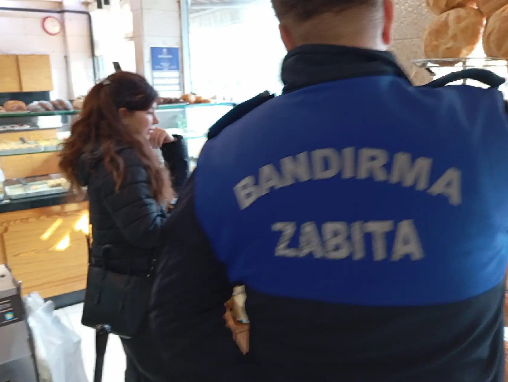 Bir ısırıkta şok: Kurabiyeden sigara izmariti çıktı