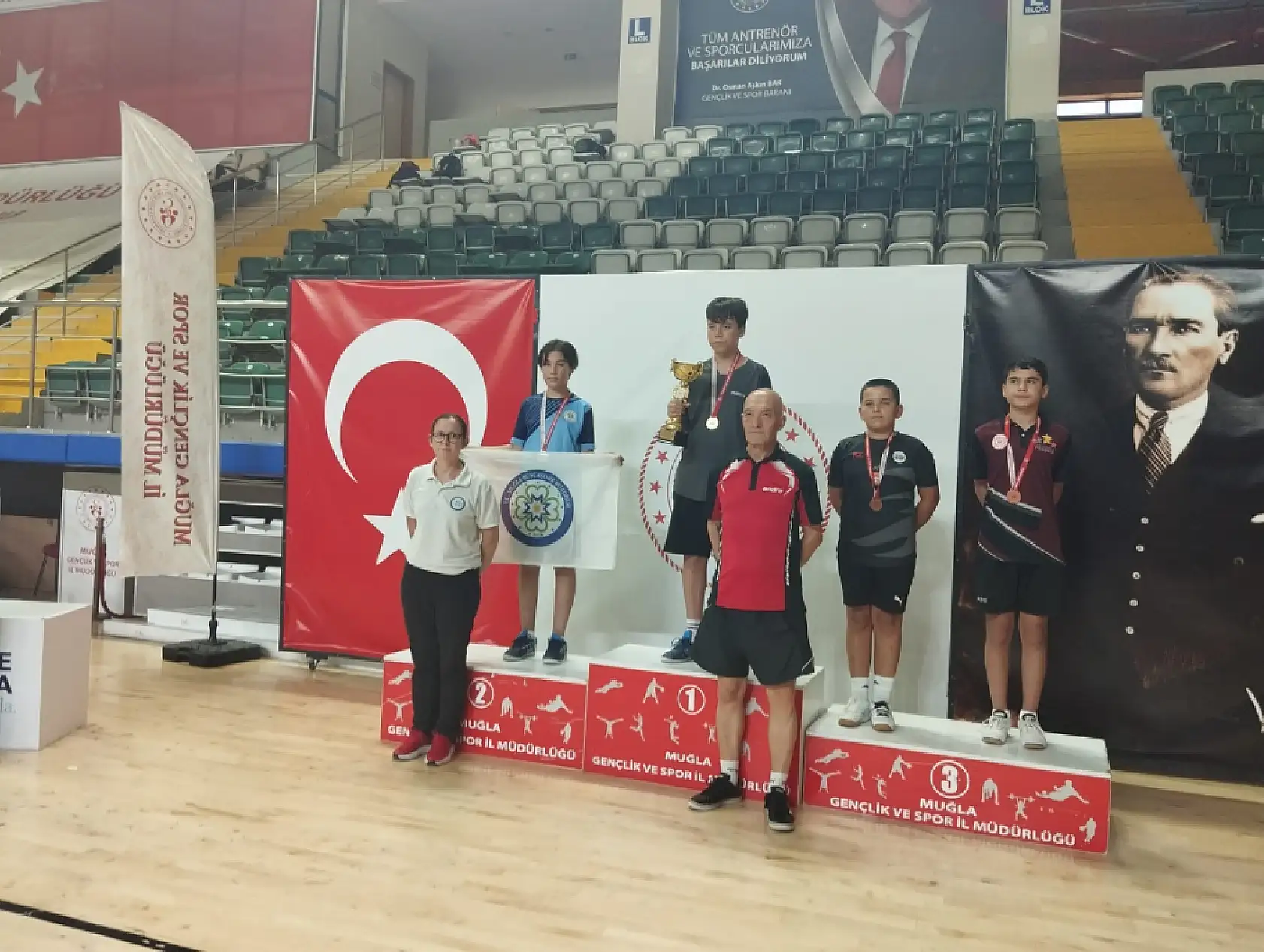 Büyükşehir Sporcularının Raketleri Zirvede