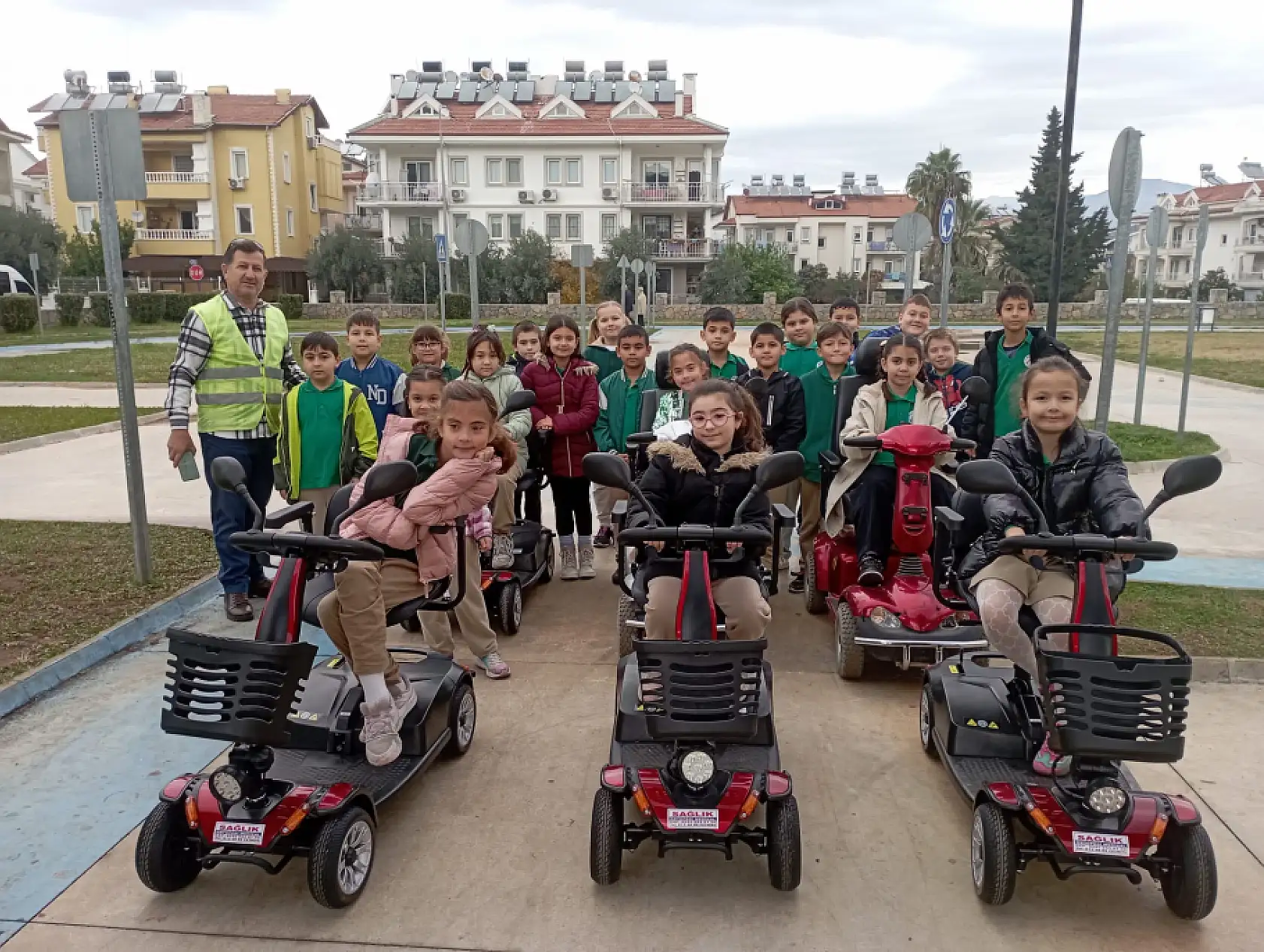 Fethiye'de Trafik Eğitim Parkı'nda 'uygulamalı eğitimler' devam ediyor