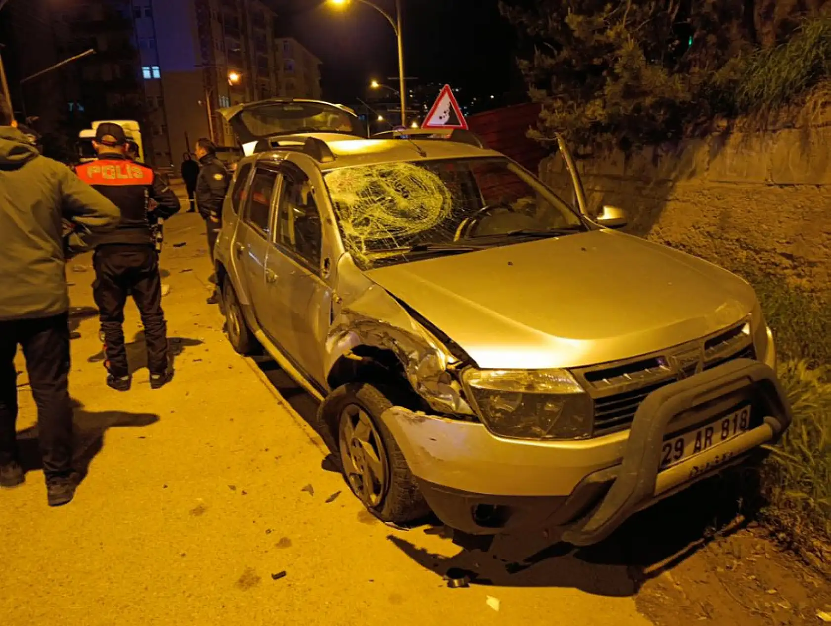 Kafa kafaya çarpışma can aldı: 20 yaşındaki motosiklet sürücüsü hayatını kaybetti