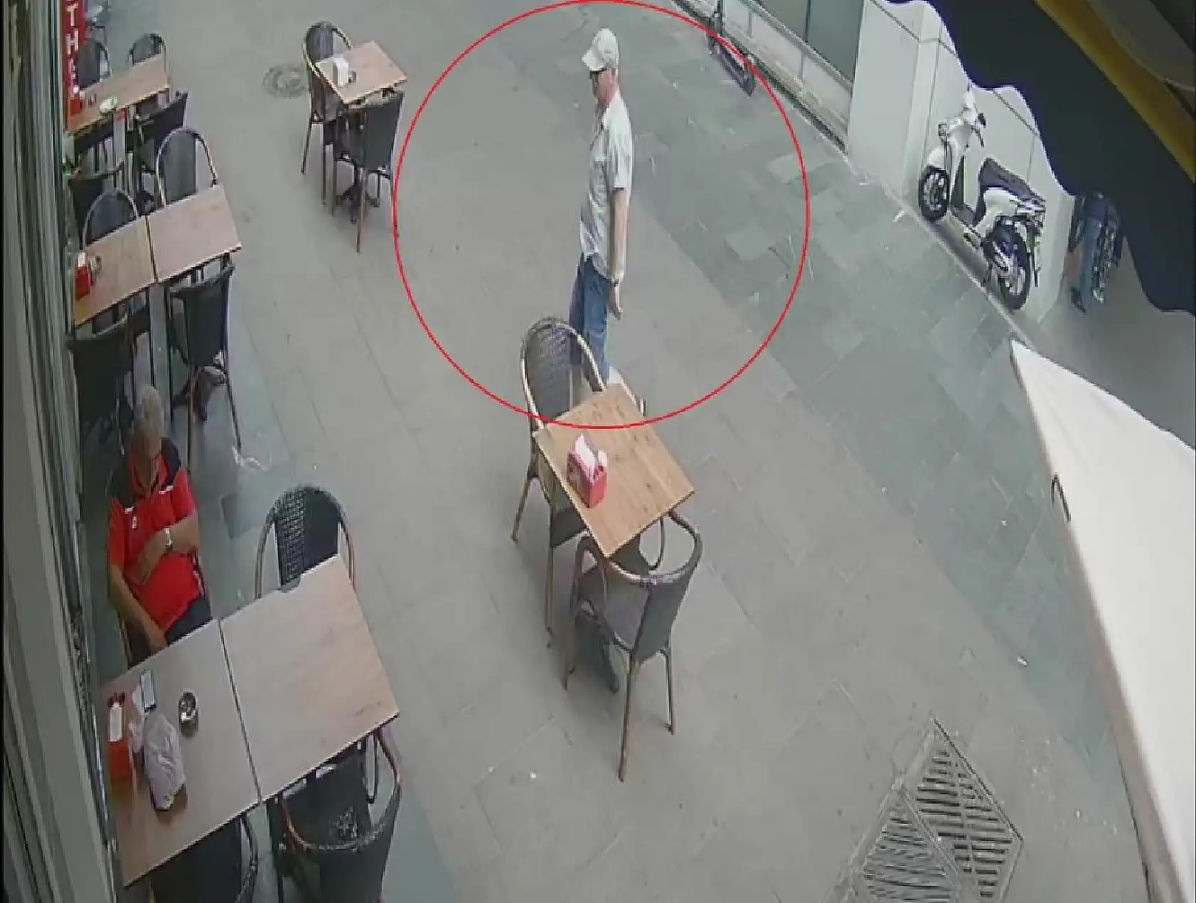 Simitçide uyudu, uyanınca neye uğradığını şaşırdı: 'Adisyon fişini de almış'