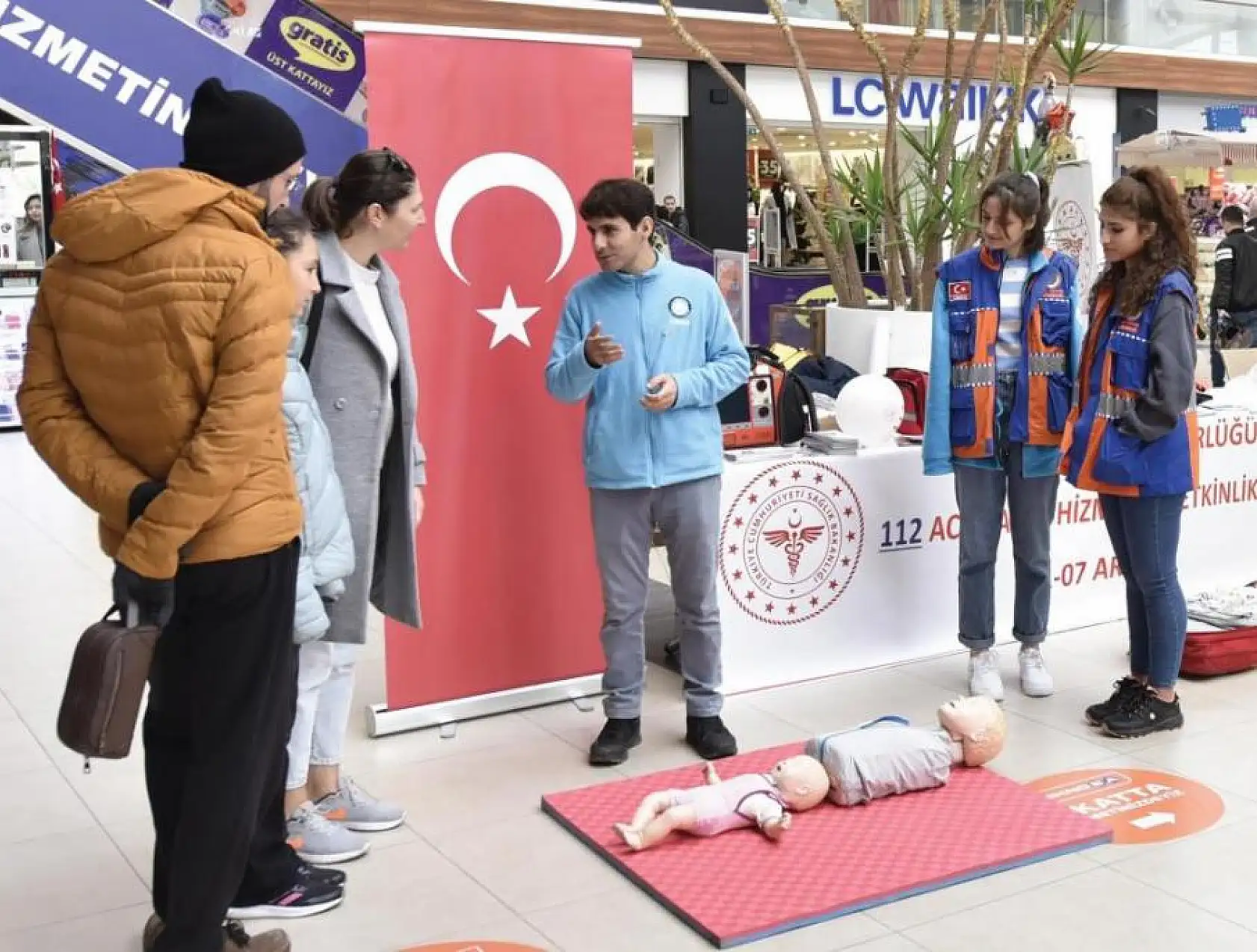 Acil Sağlık Hizmetleri Haftası etkinlikleri devam ediyor