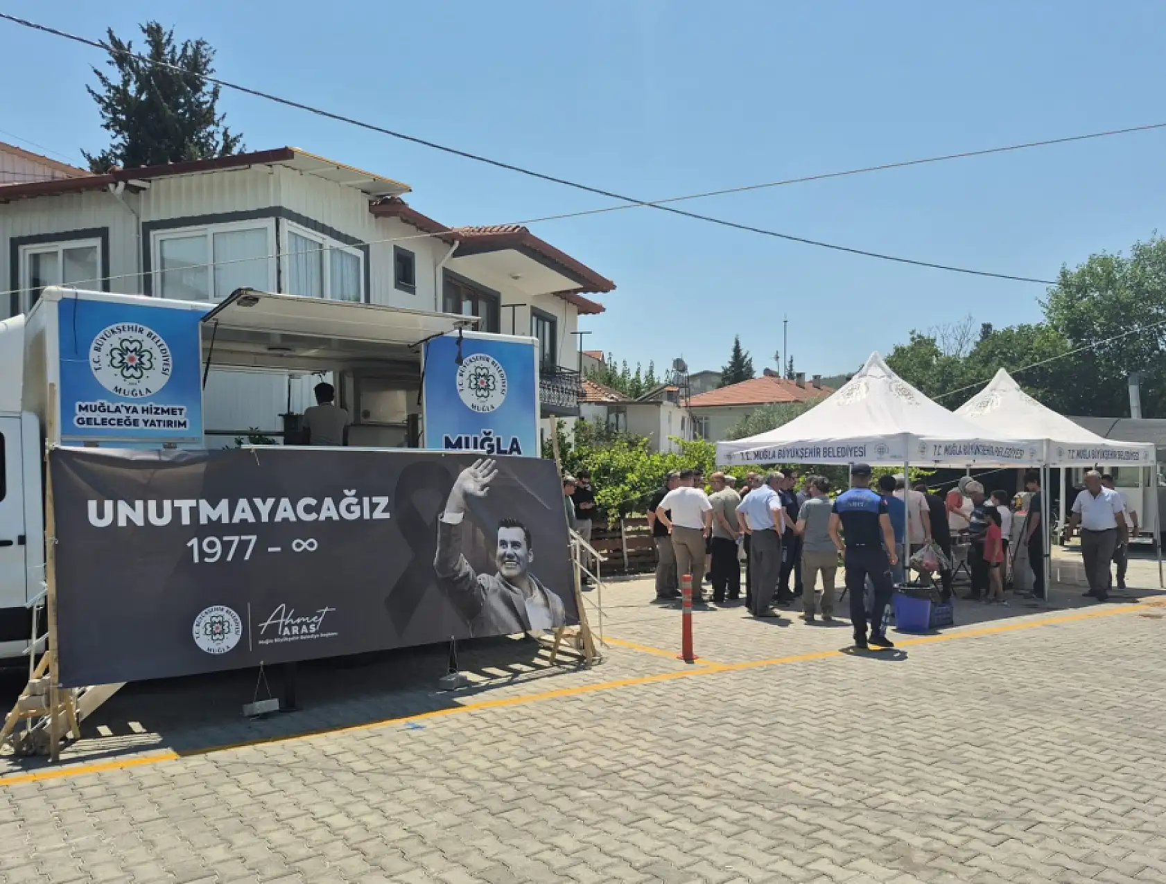 Muğla Büyükşehir Belediyesi'nden Seydikemer'de Ferdi Zeyrek Anısına Lokma Hayrı