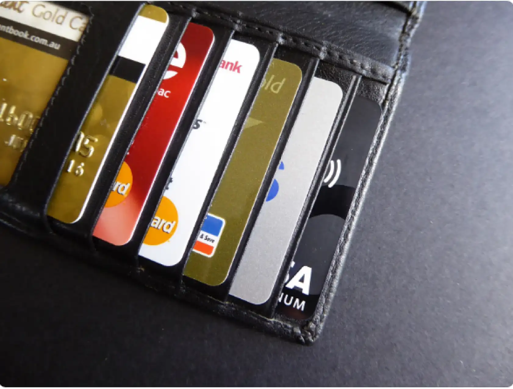 Kredi kartı harcamaları yüzde 27 arttı, borç 1,5 trilyona ulaştı