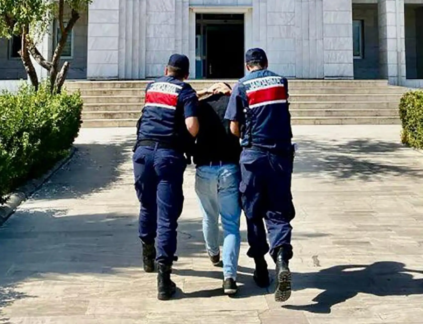 Muğla'da Hakkında kesinleşmiş hapis cezası bulunan şahıslar jandarmaya takıldı