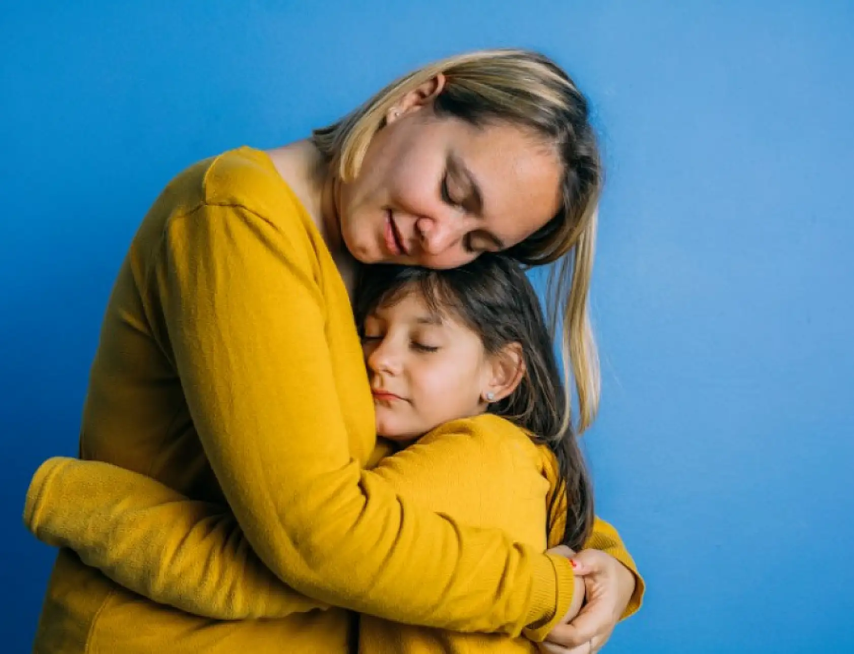 Sarılmak stres seviyesini düşürüyor, bağlılığı ve mutluluğu arttırıyor