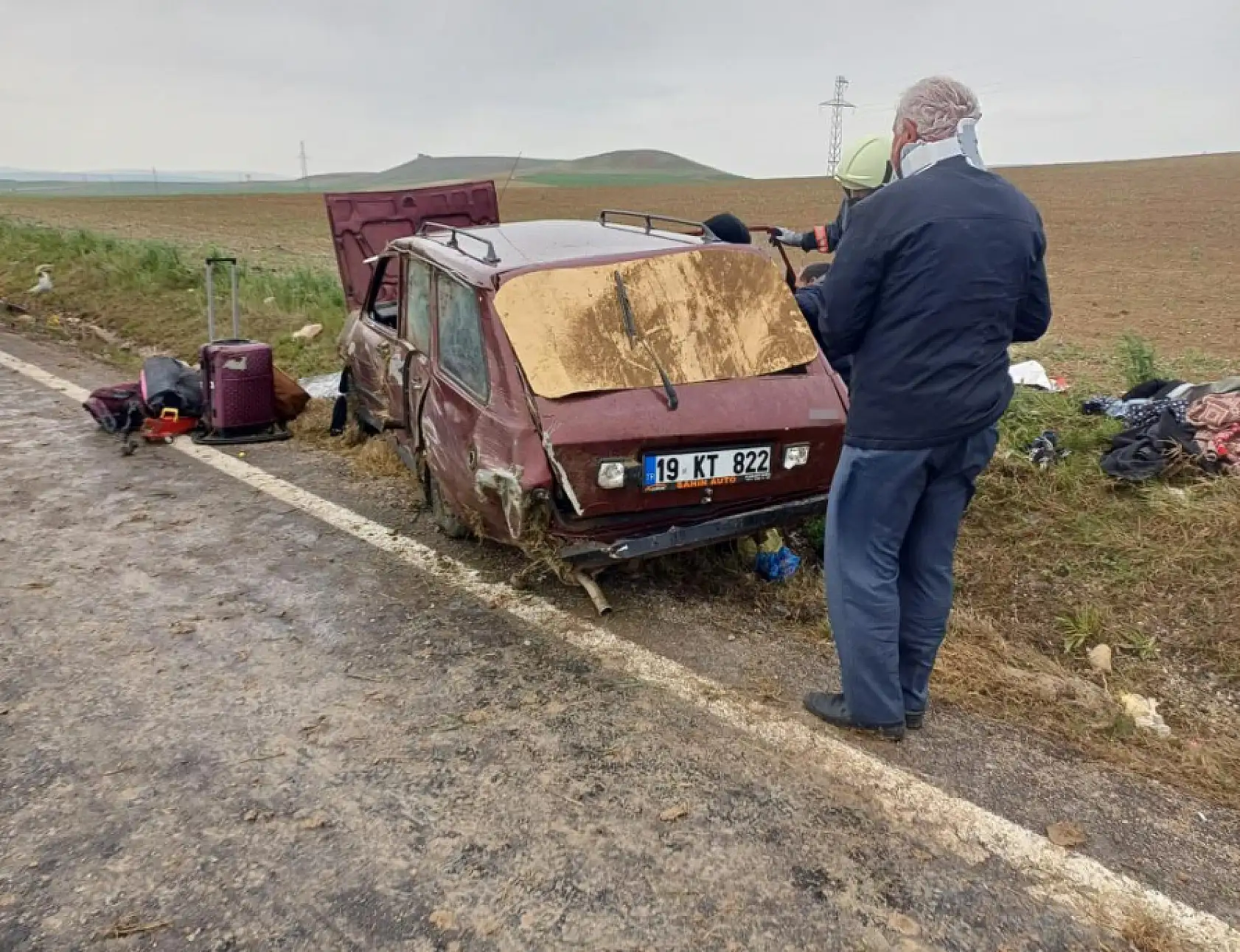 Kontrolden çıkan araç devrildi: 1'i çocuk 6 yaralı