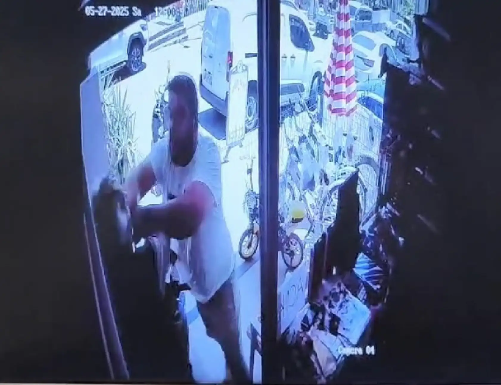 Bodrum'da motosiklet tartışması kanlı bitti: Esnafı darbedip hastanelik ettiler