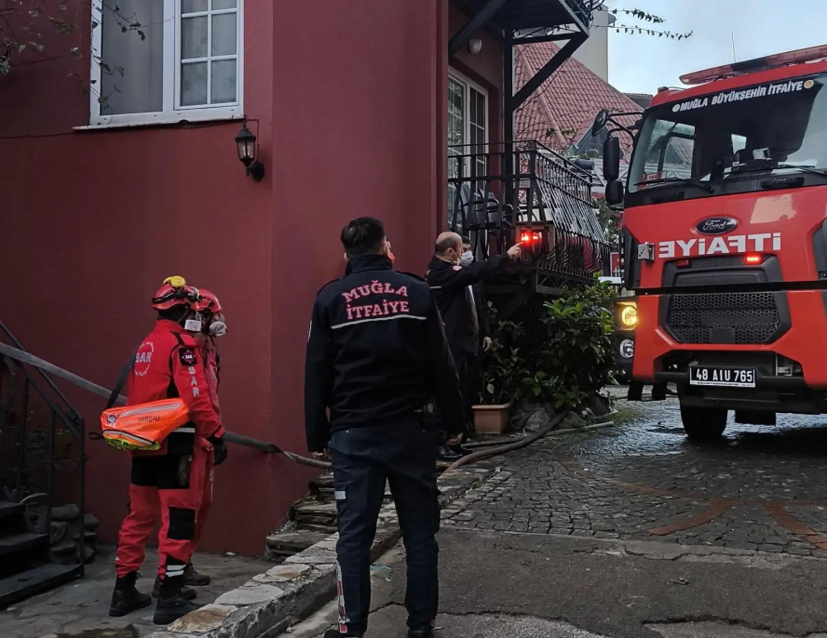 Marmaris'teki otel yangınında 5'i çocuk 17'si yabancı uyruklu 24 kişi etkilendi
