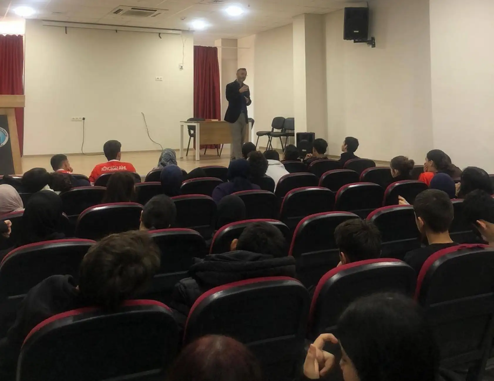 Köyceğiz'de kadınlara ve öğrencilere yönelik Miraç Kandili programı düzenlendi