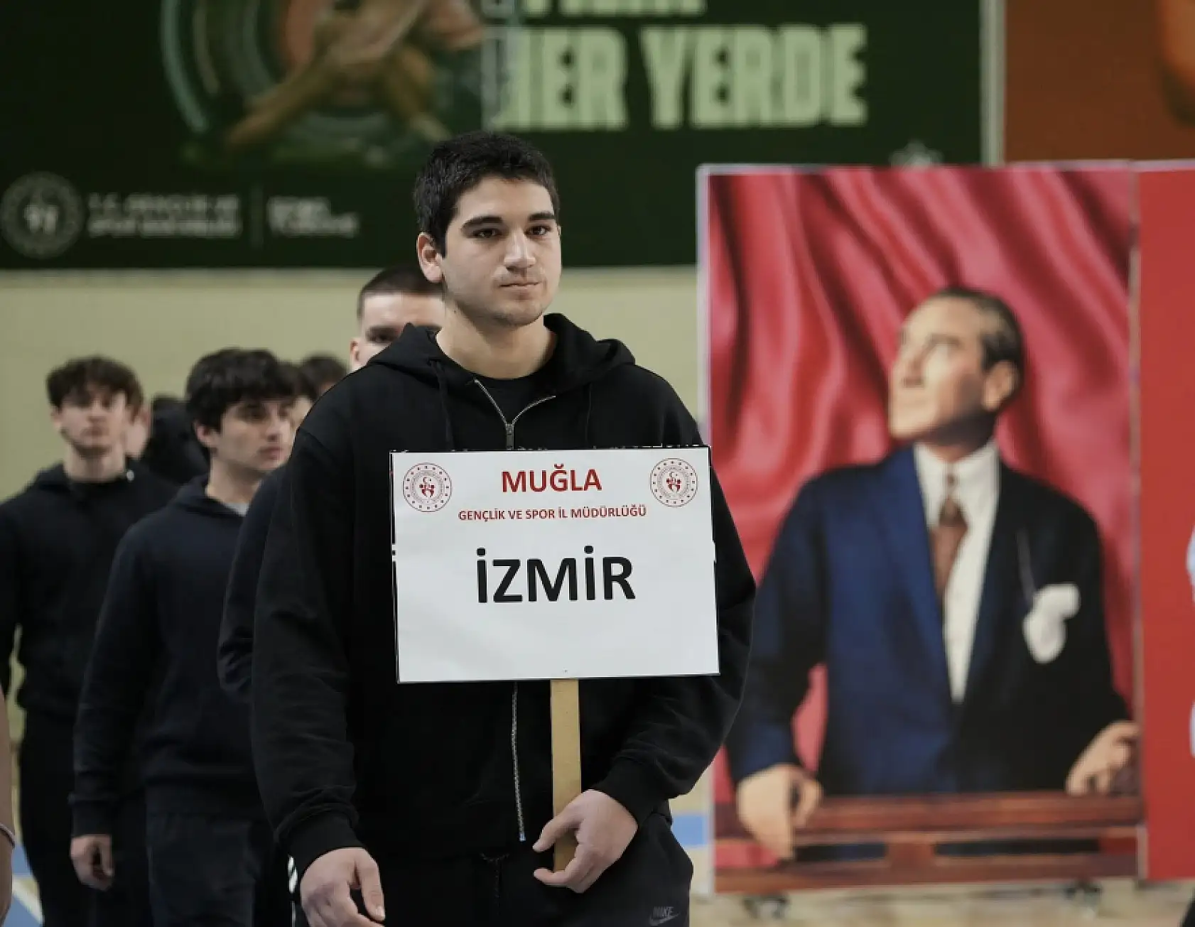 Muğla'da gençler sahaya indi