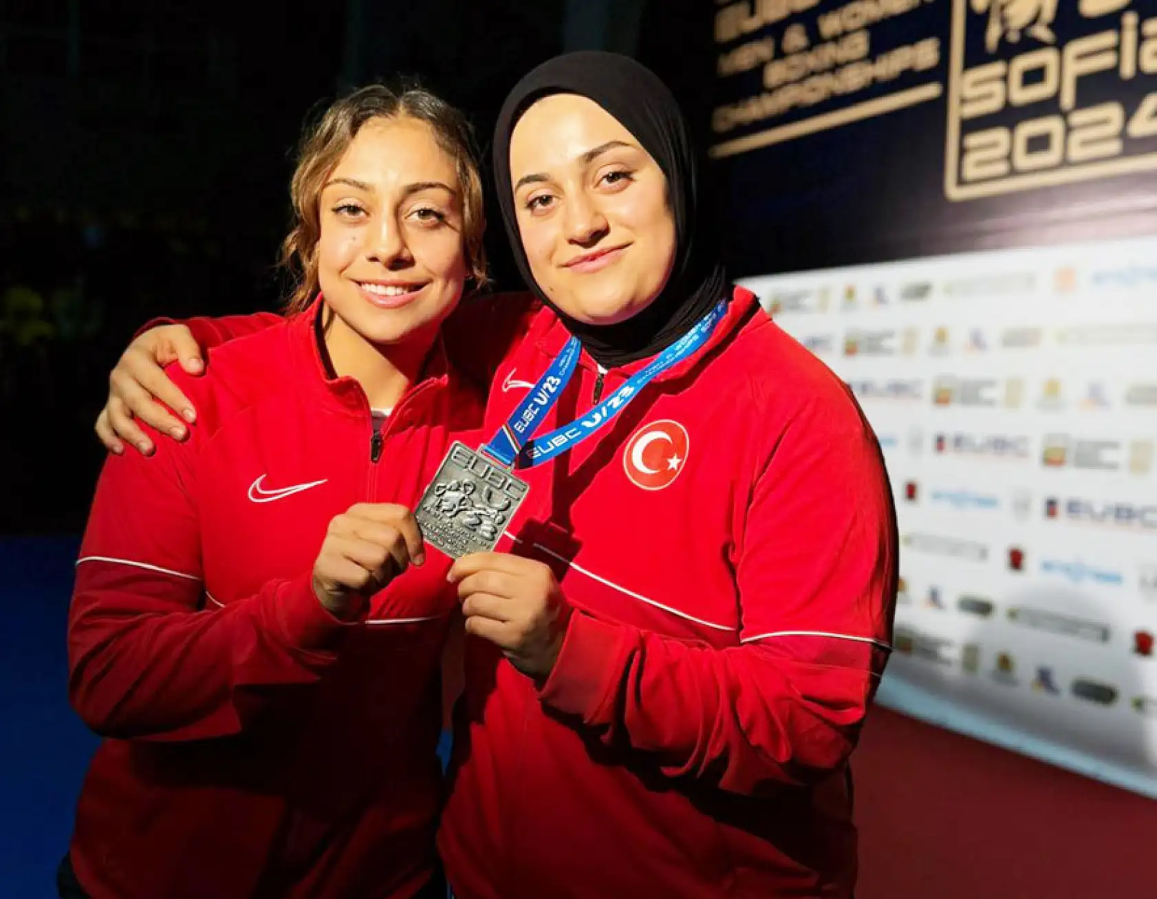 Muğlalı boksör kızlardan Avrupa'da büyük başarı