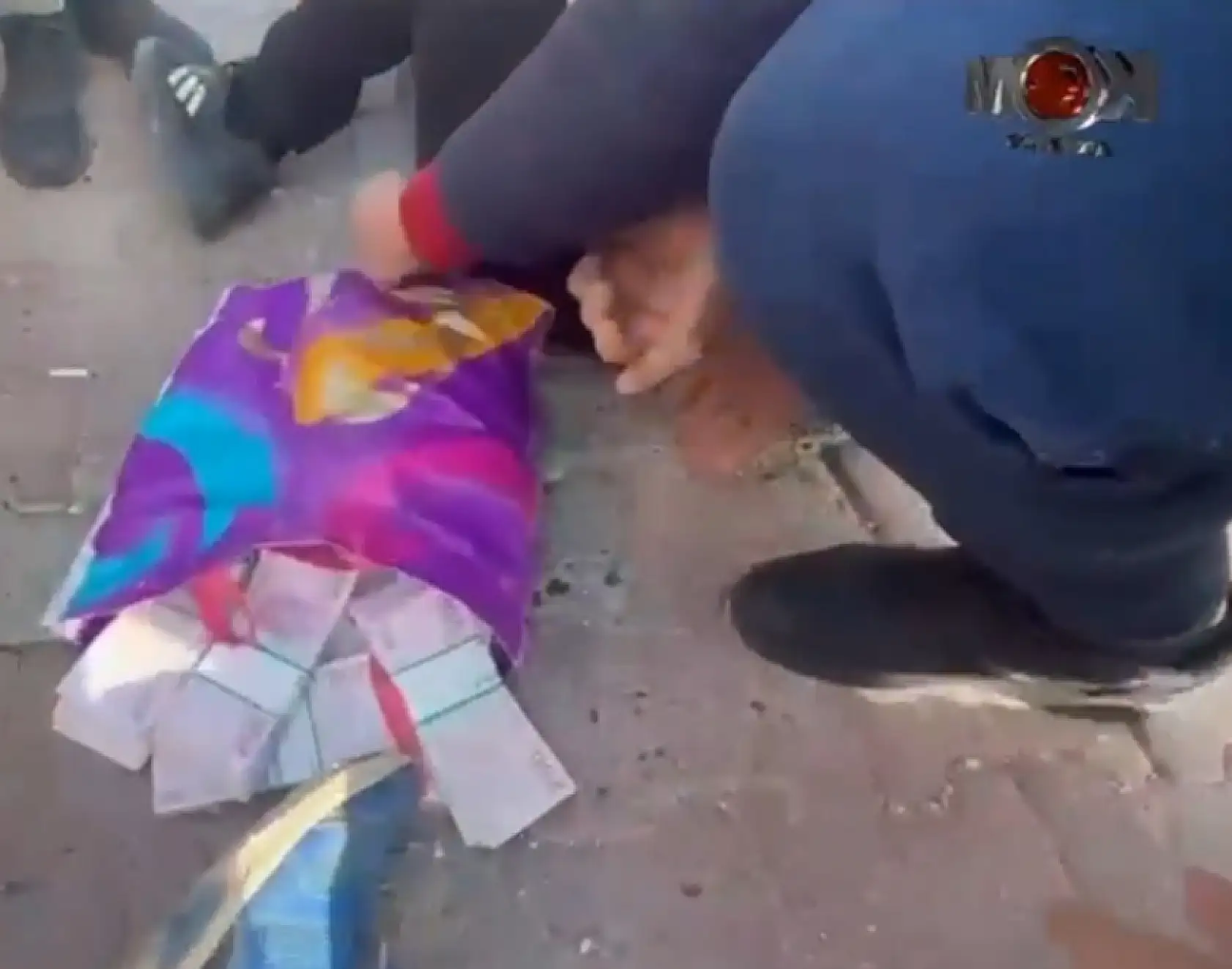 Poşetteki 2 milyon lira ile 30 metre gidebildiler, polisin operasyonuyla yakalandılar