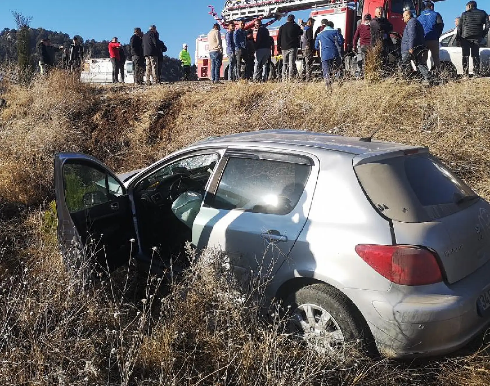 Burdur- Fethiye karayolunda 3 araç çarpıştı, 1 ölü, 5 ağır yaralı