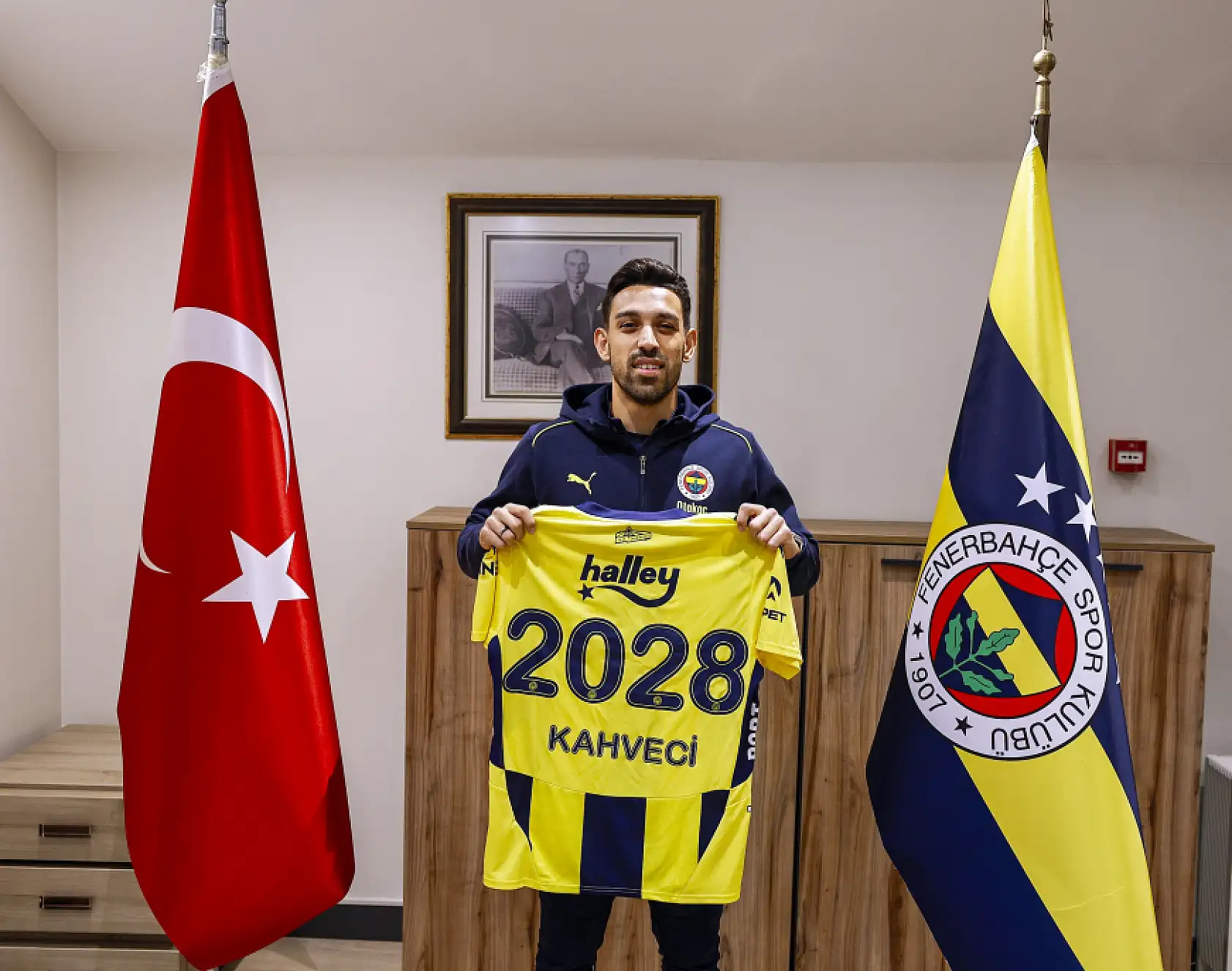 İrfan Can Kahveci, 3 yıl daha Fenerbahçe'de