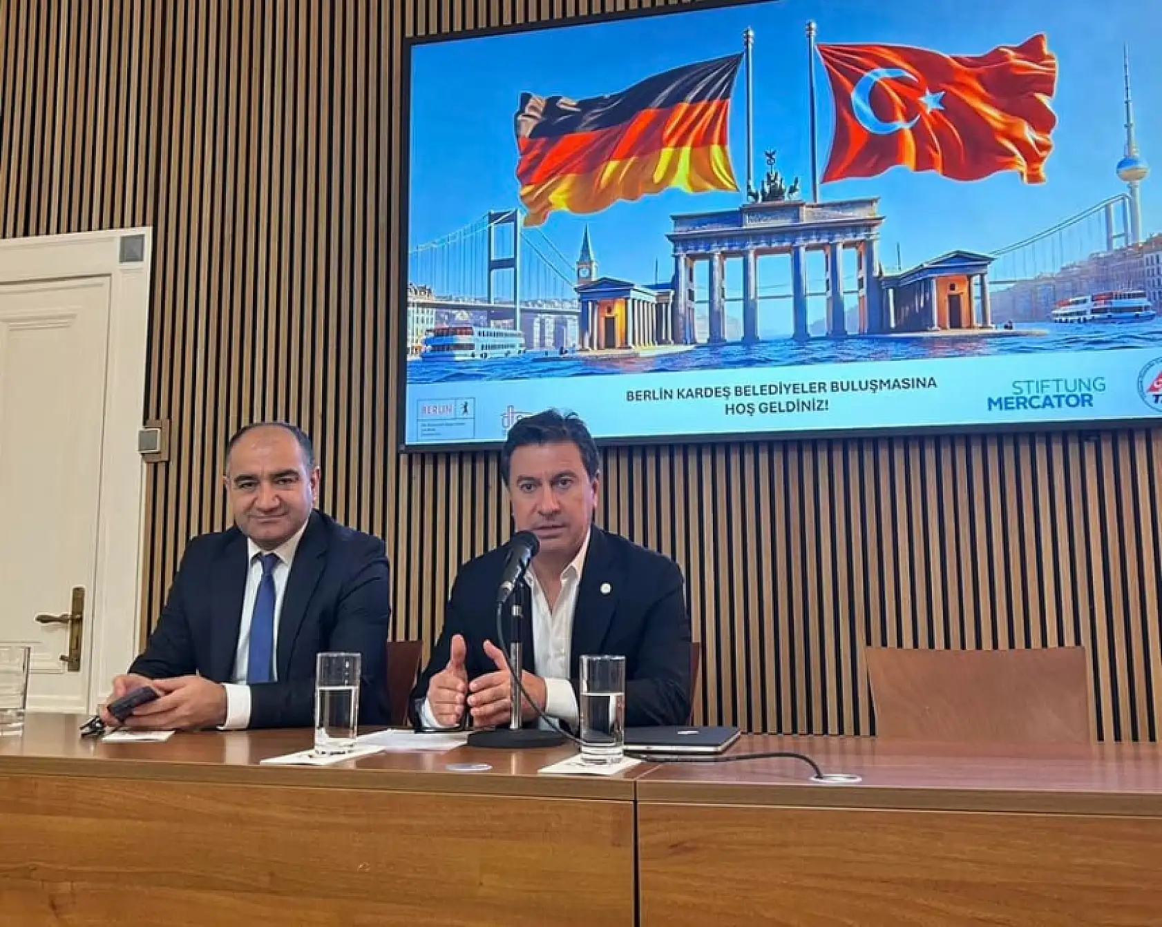Başkan Aras Yurt Dışından Hibelerle Döndü