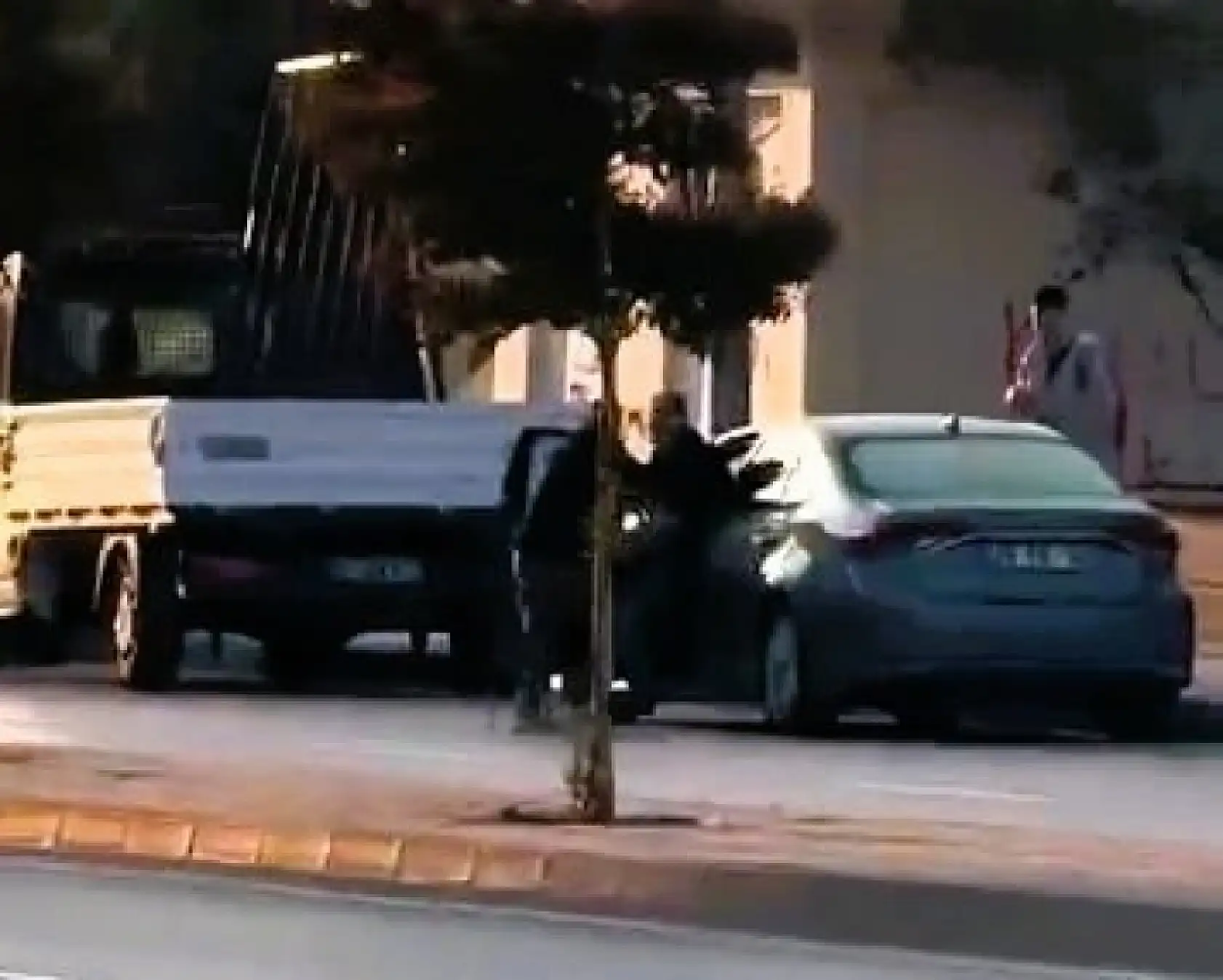 Okul Müdürüne Silahlı Saldırı: Çocuklarının Gözleri Önünde Vuruldu