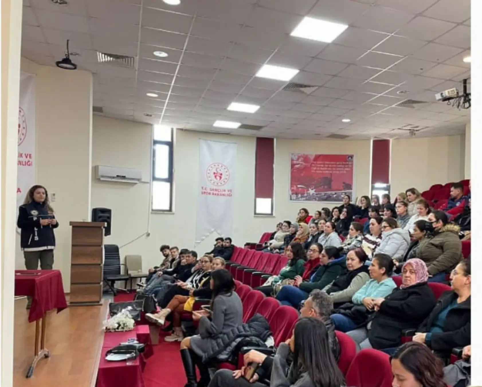 Muğla'da öğrencilere 'uyuşturucuyla mücadele' semineri