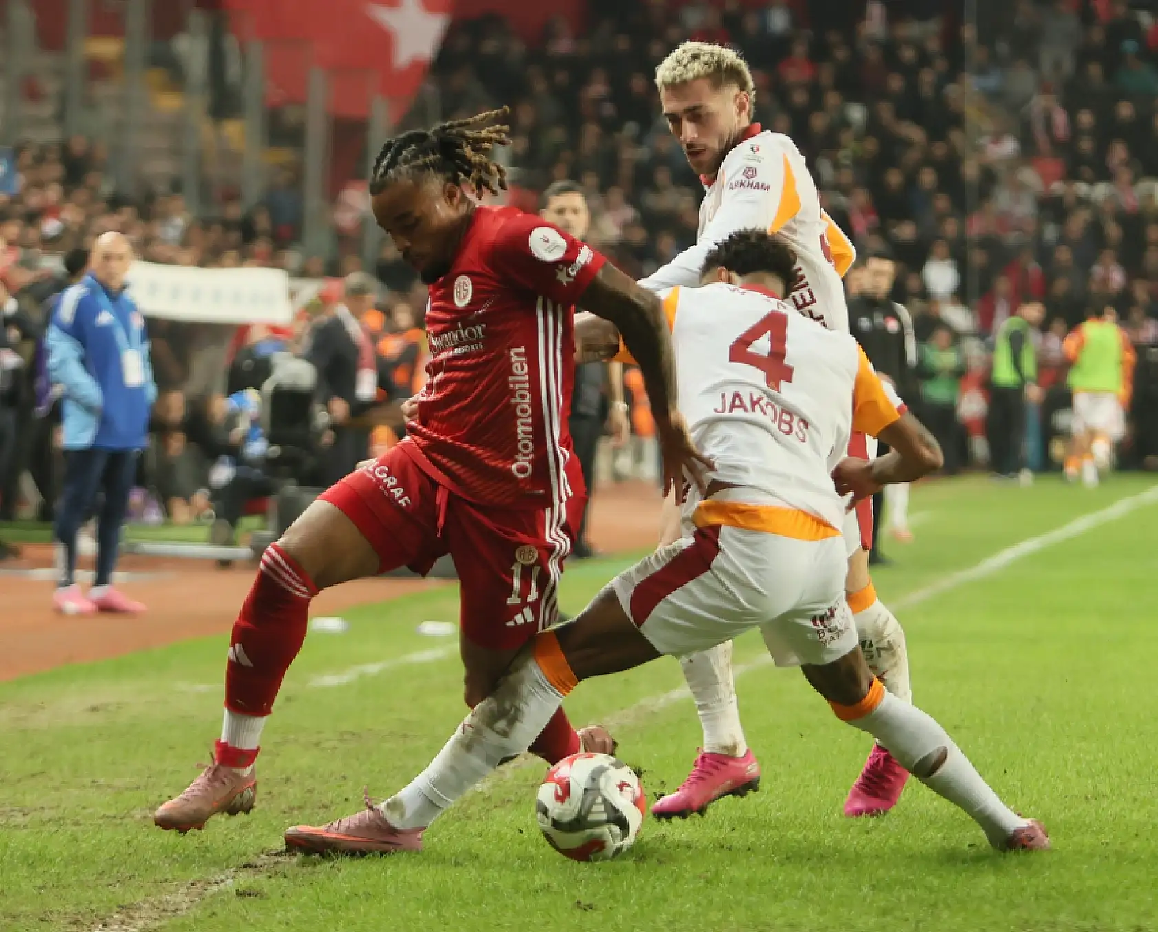 Trendyol Süper Lig: Antalyaspor: 1 - Galatasaray: 4