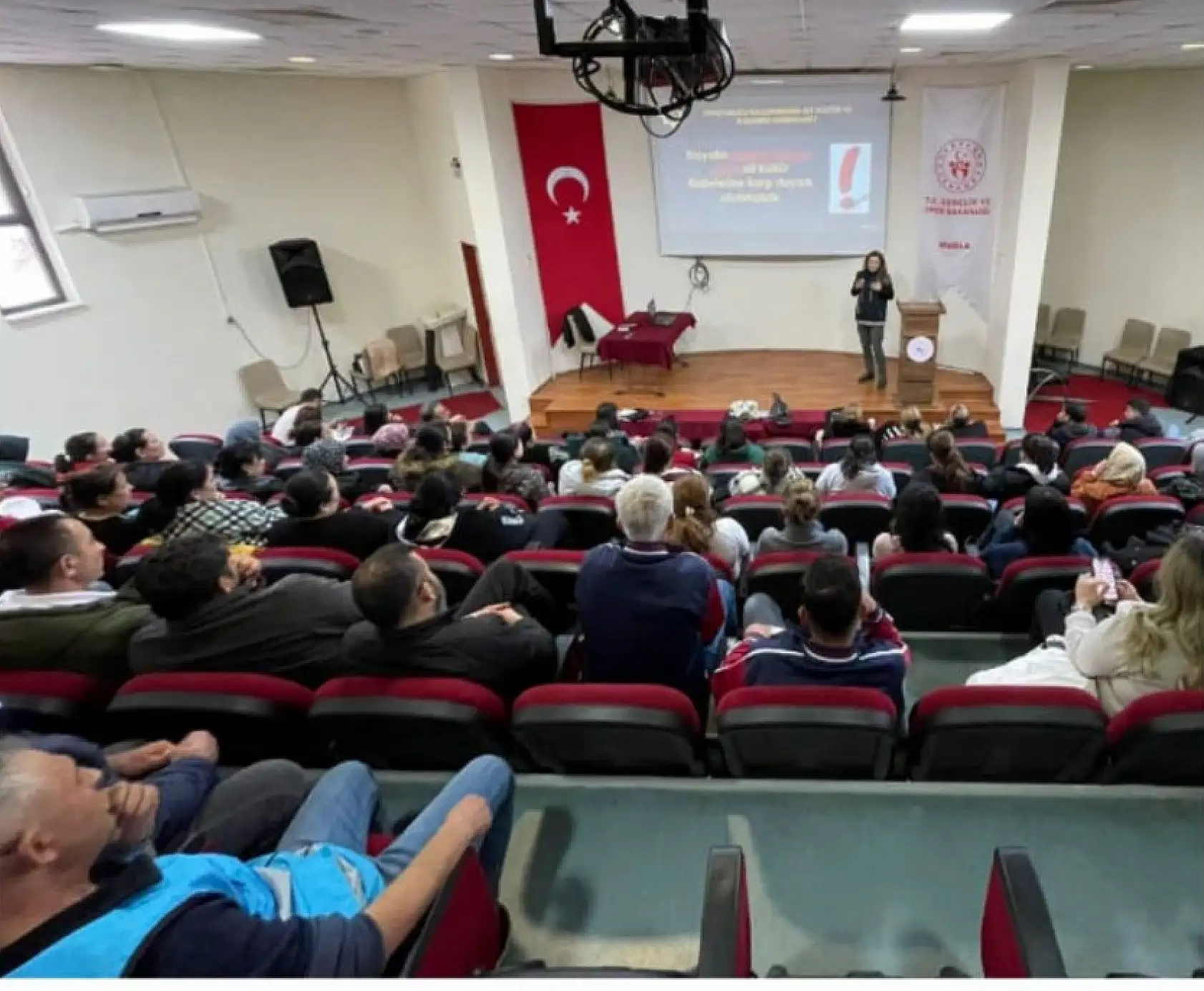 Muğla'da öğrencilere 'uyuşturucuyla mücadele' semineri