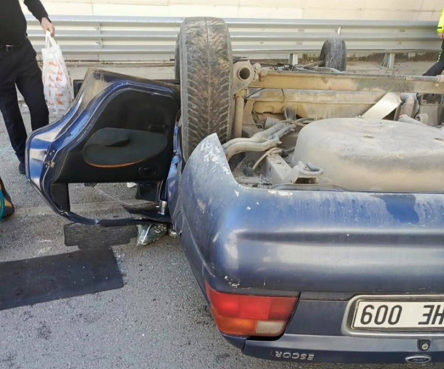 Çok kötü kaza! Virajını alamadı, alt geçite düştü..