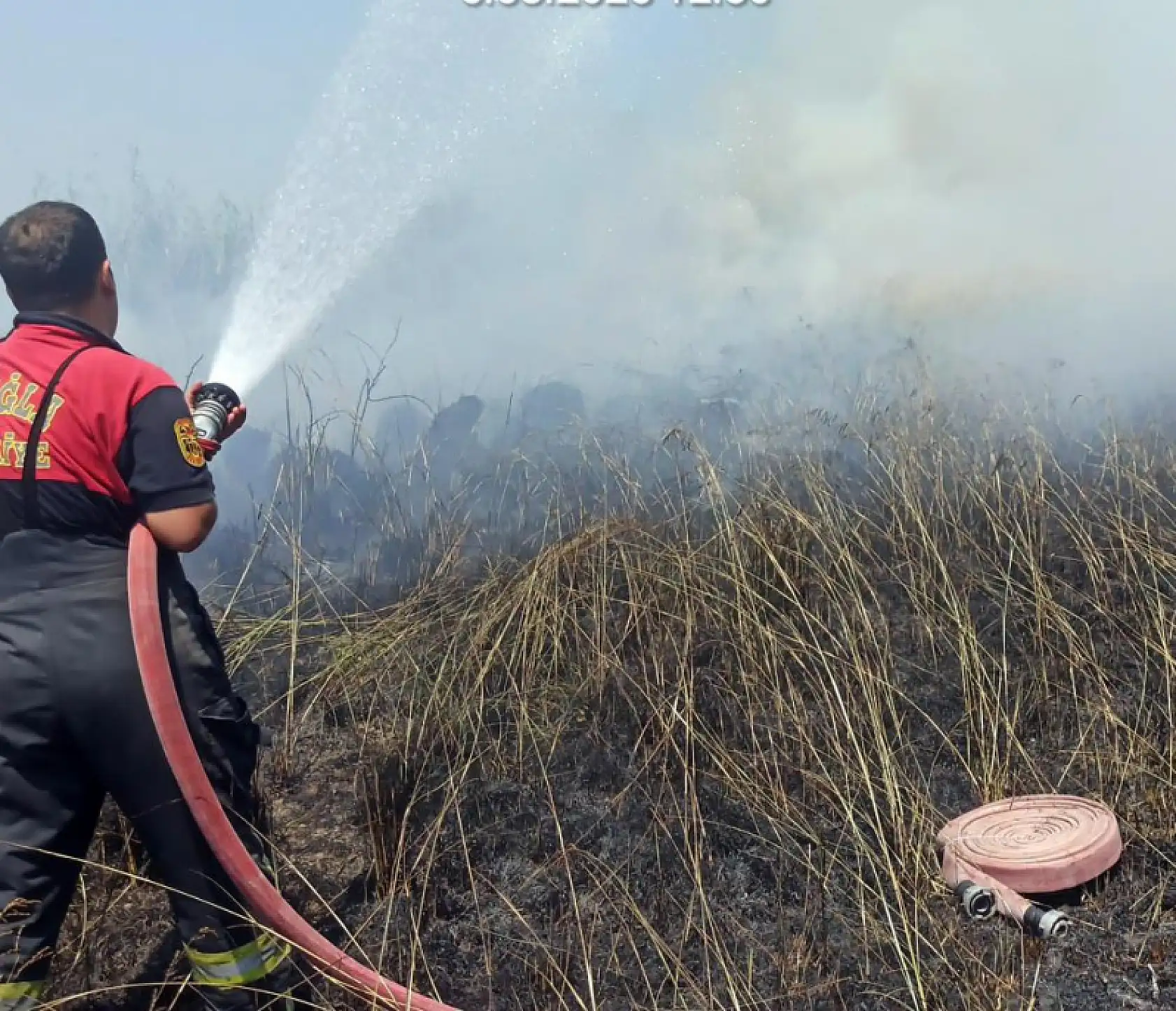 Köyceğiz sazlık yangınında soğutma çalışması yapılıyor