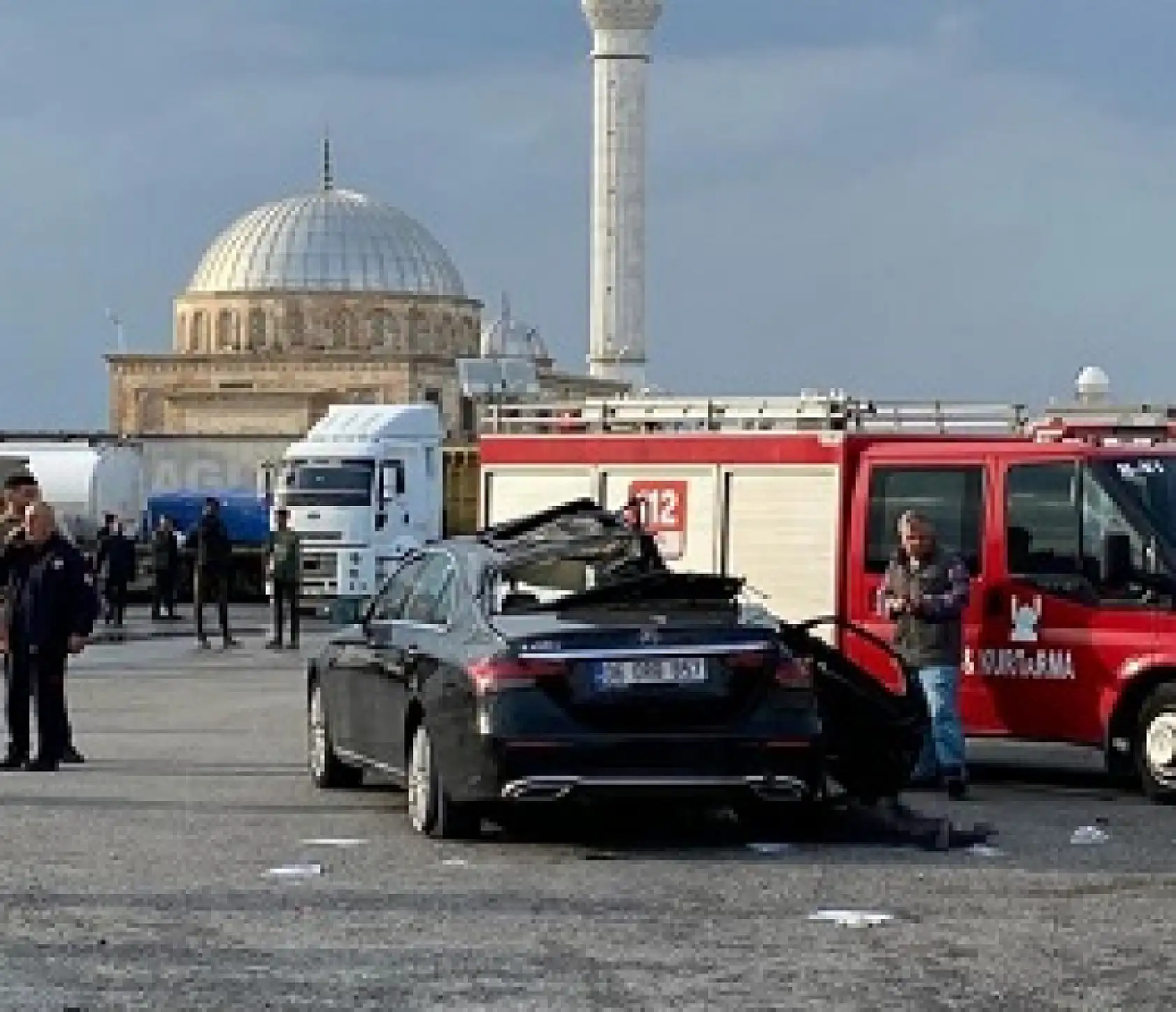 Tır ile otomobilin çarpıştığı trafik kazasında 1 çocuk hayatını kaybetti, 4 kişi yaralandı
