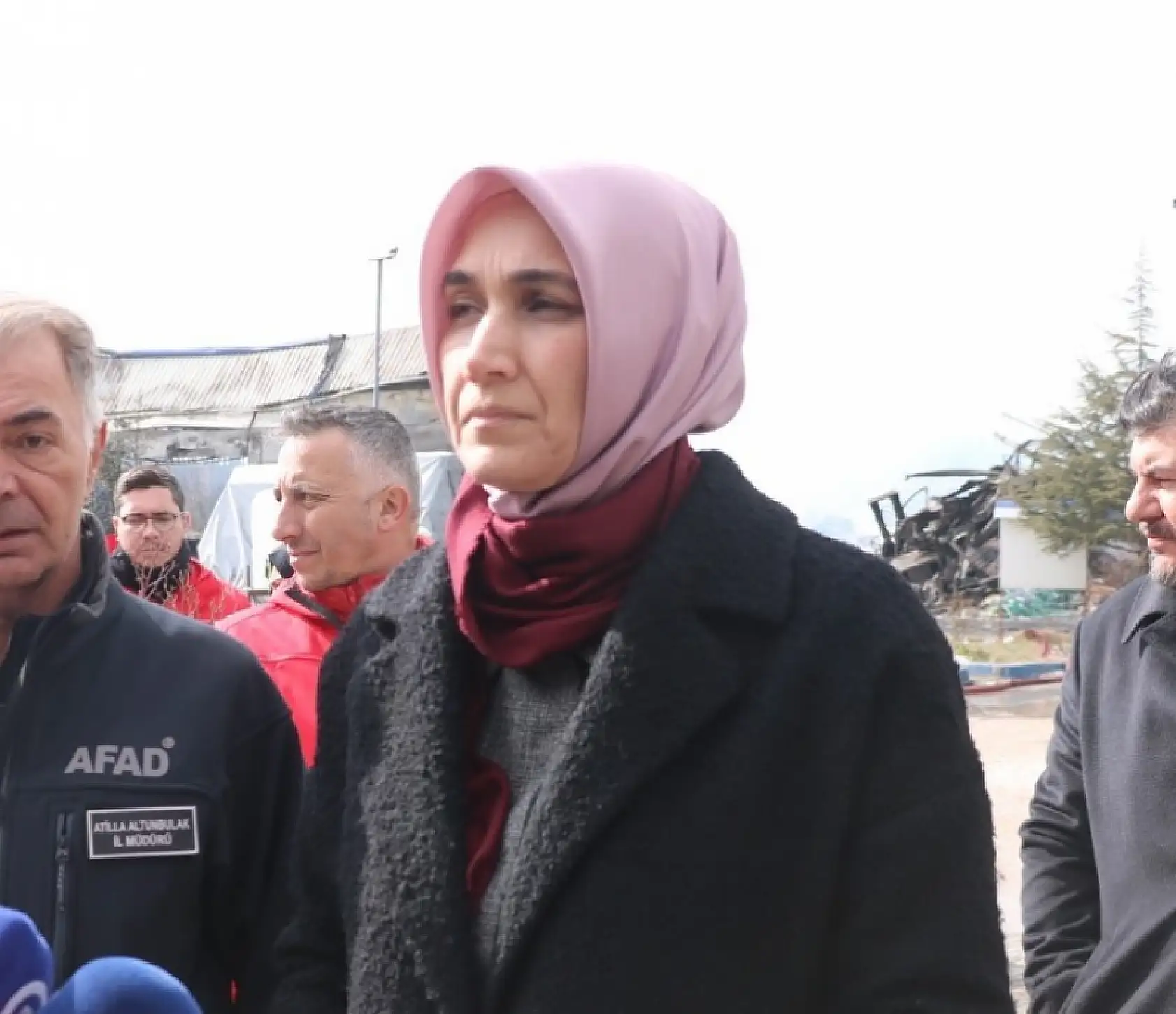 Vali Yiğitbaşı'ndan 18 saattir yanan fabrikadaki söndürme çalışmalarına ilişkin açıklama