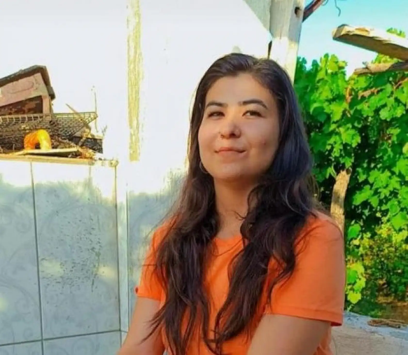 Yandaki odaya geçip av tüfeği ile kendini vurdu