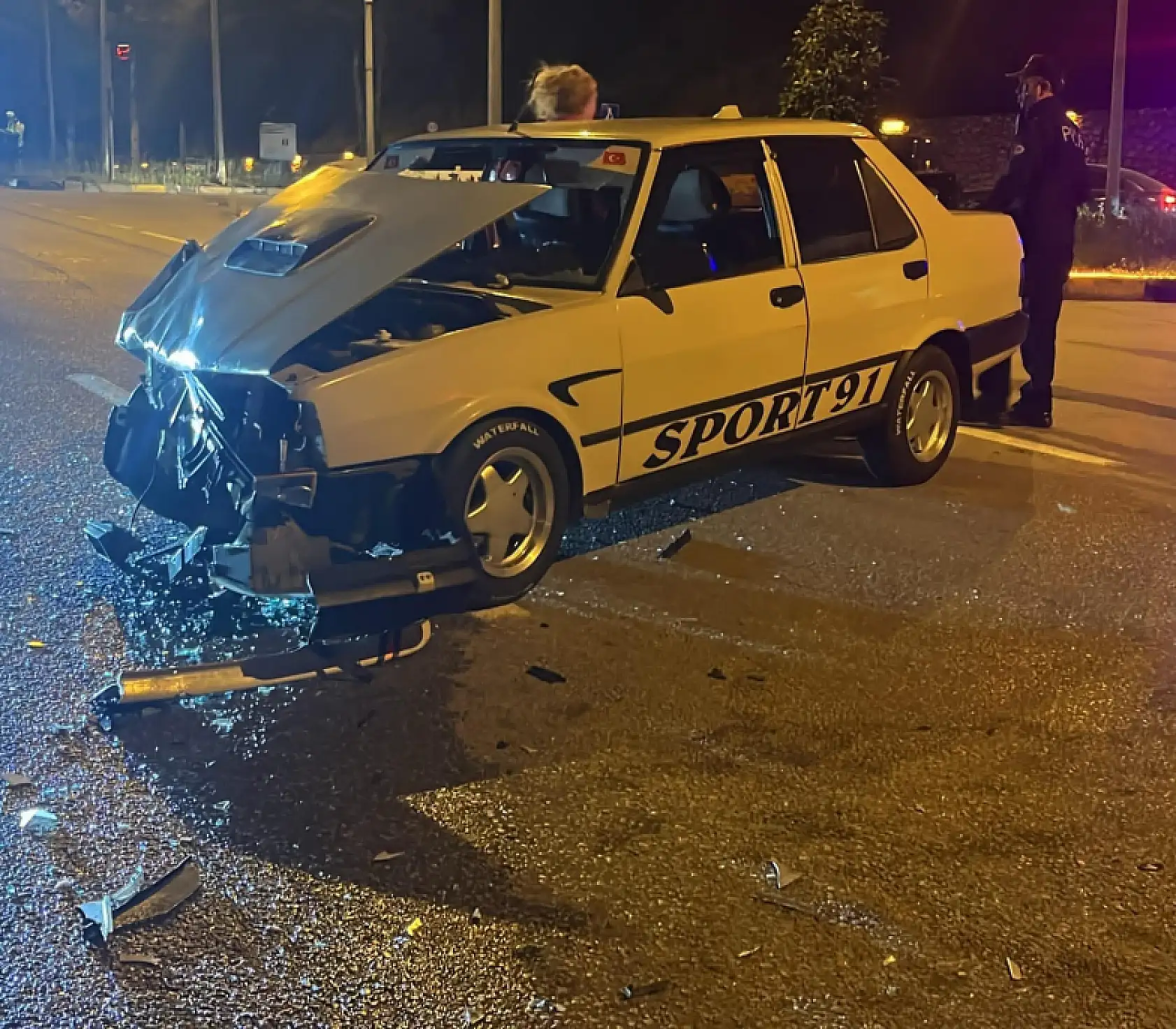 İki otomobil çarpıştı: 4 yaralı