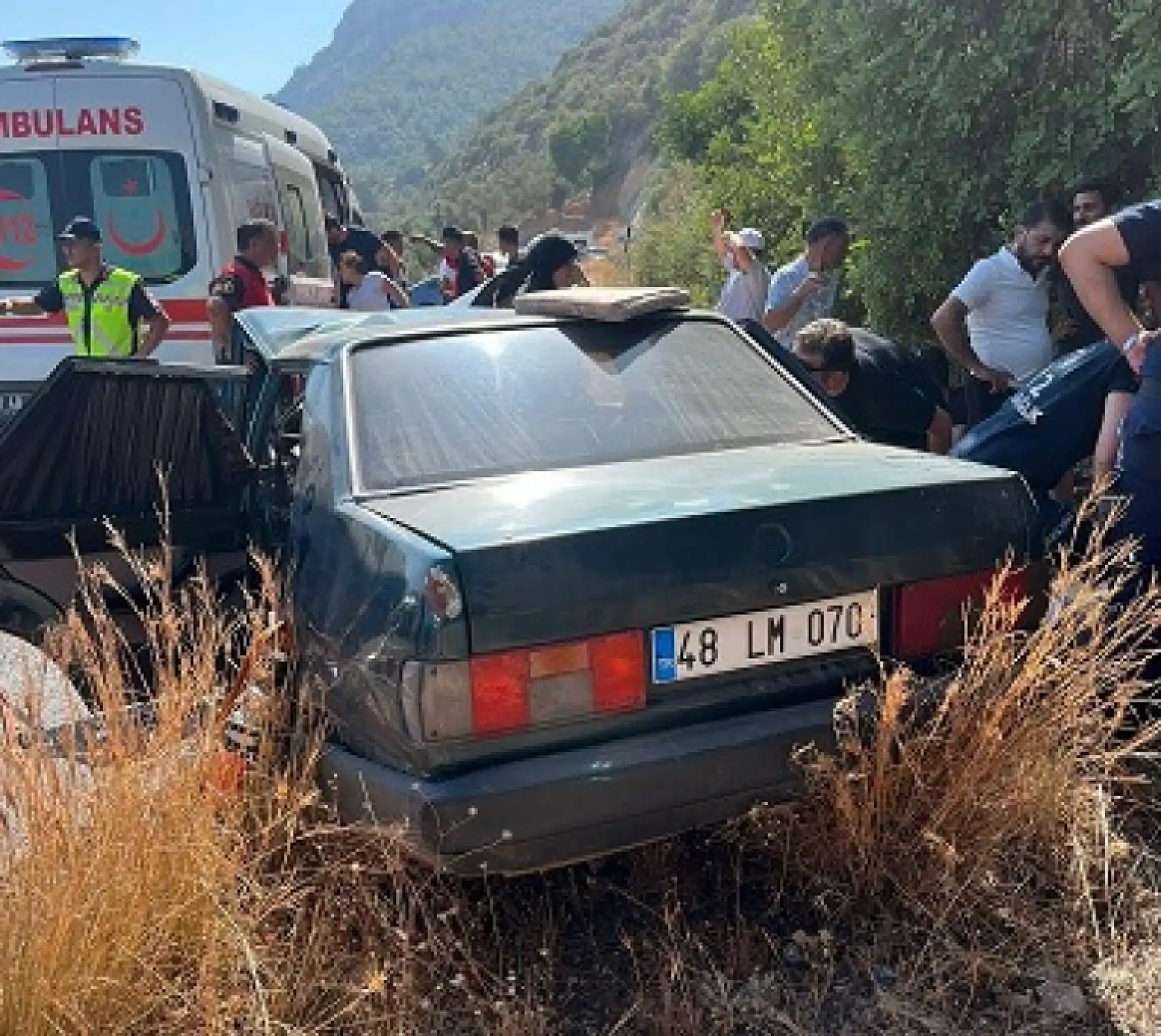 Milas'ta feci trafik kazası: 1 ölü, 5 yaralı