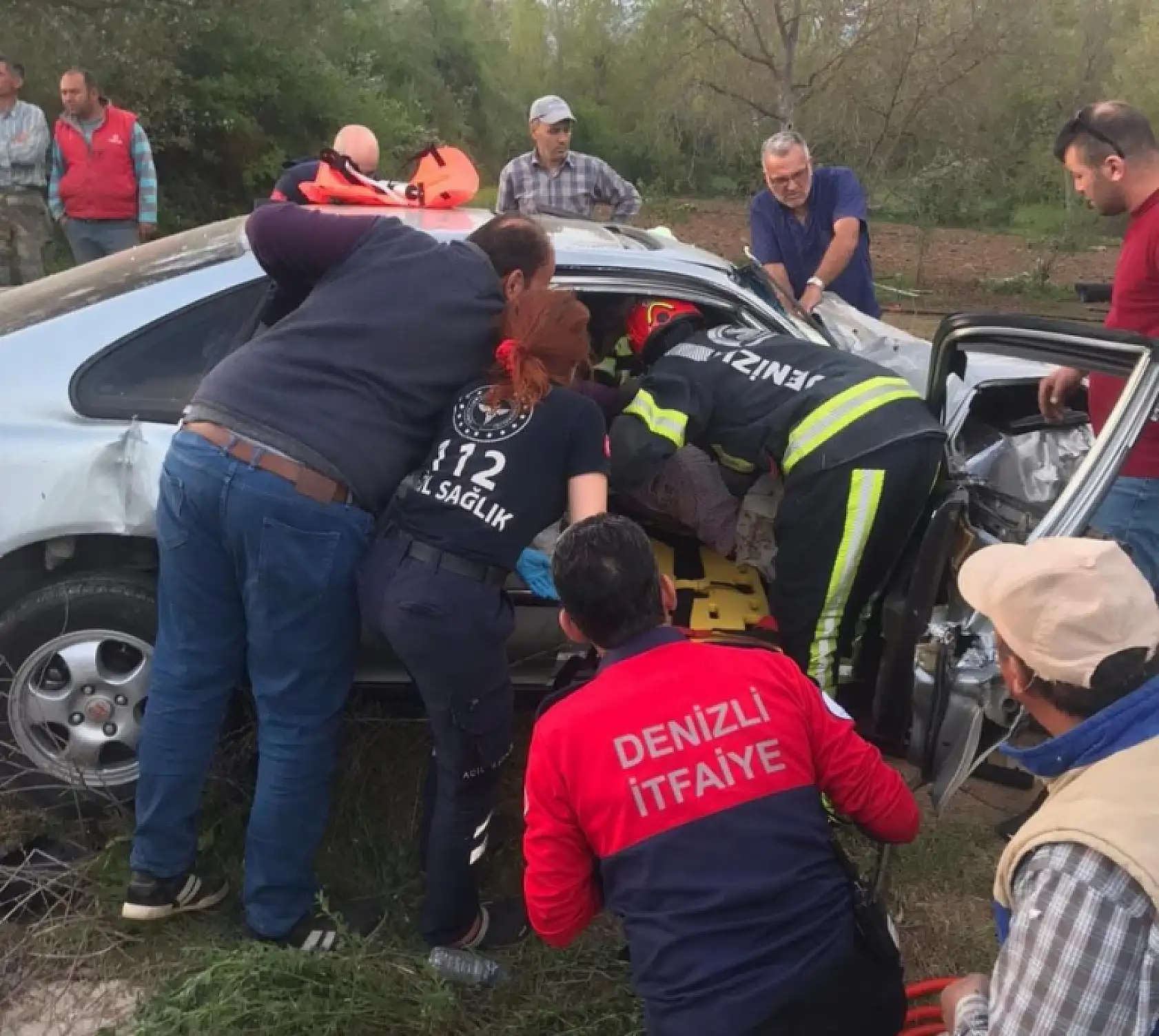 3 kişinin öldüğü kaza bölgesinde kamyonet ile otomobil çarpıştı: 3 yaralı