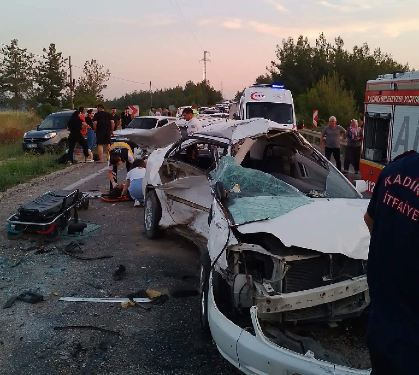 4 aracın karıştığı zincirleme kaza: 1 ölü, 6 yaralı