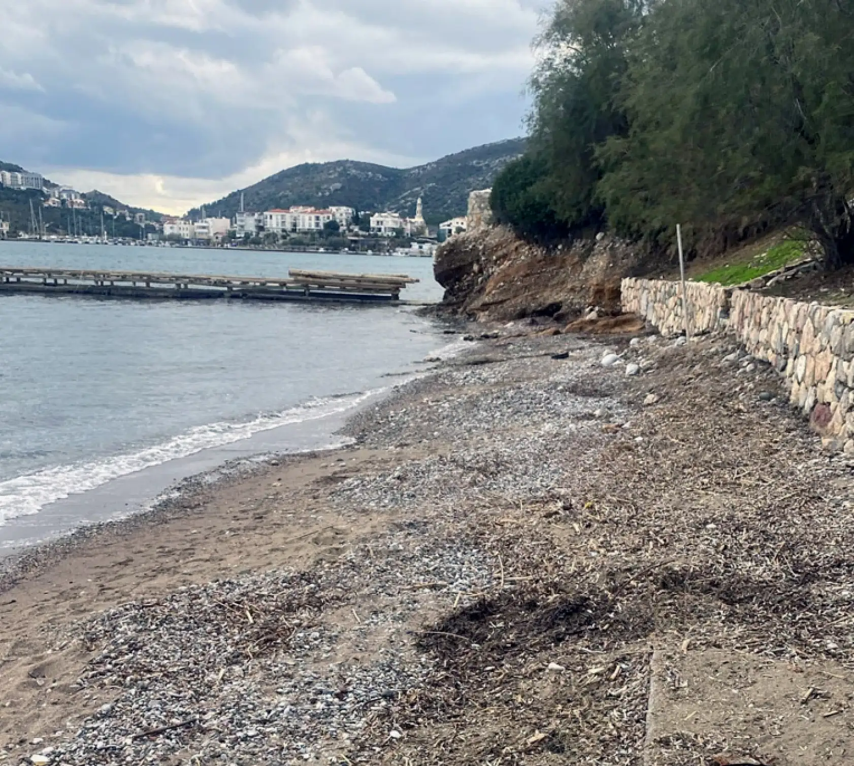 Rodos'un pisliği Datça'yı vurdu