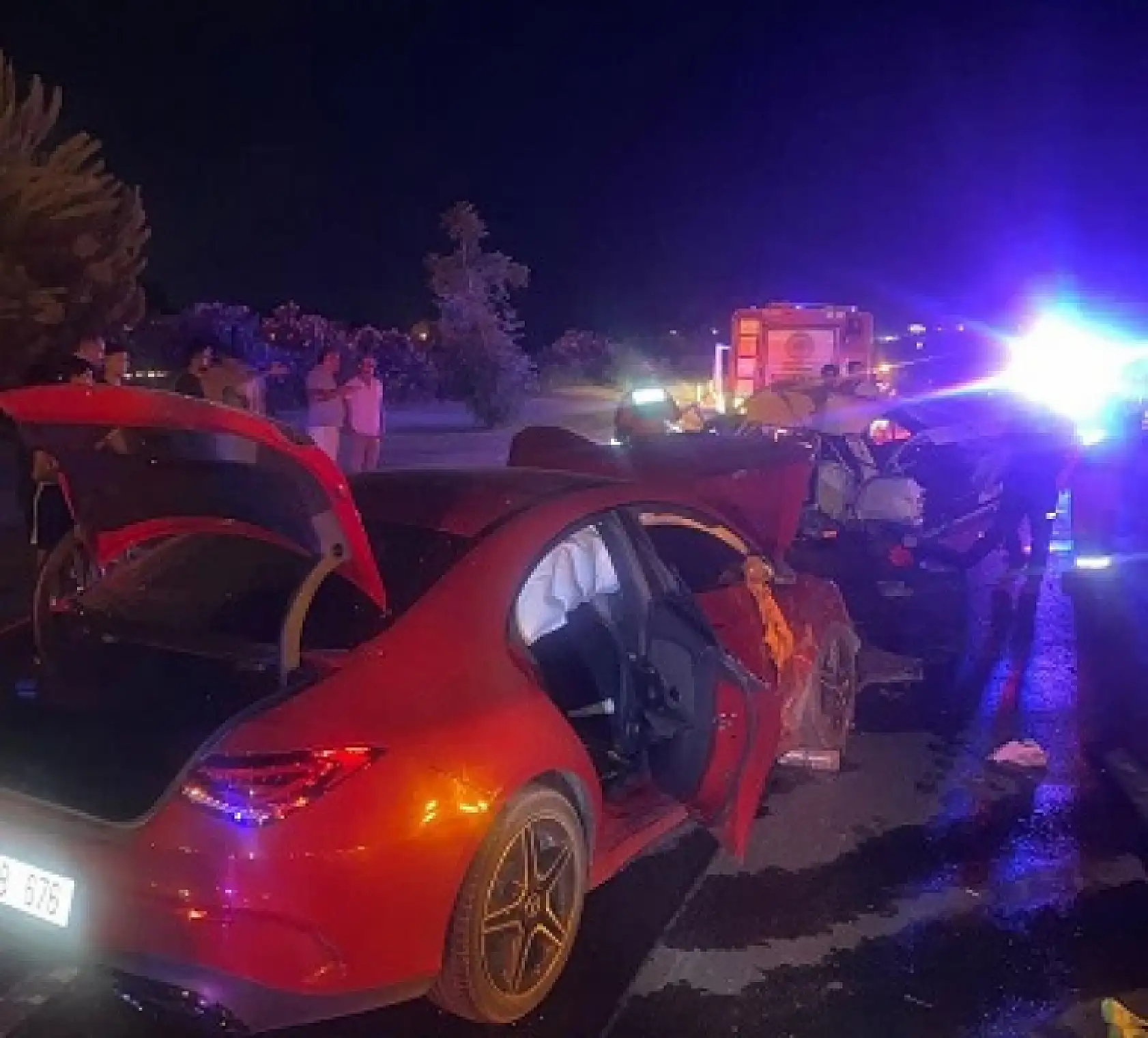 Fethiye'de Feci Kaza! 2 Araç Kafa Kafaya Çarpıştı: 1 Ölü, 3 Yaralı