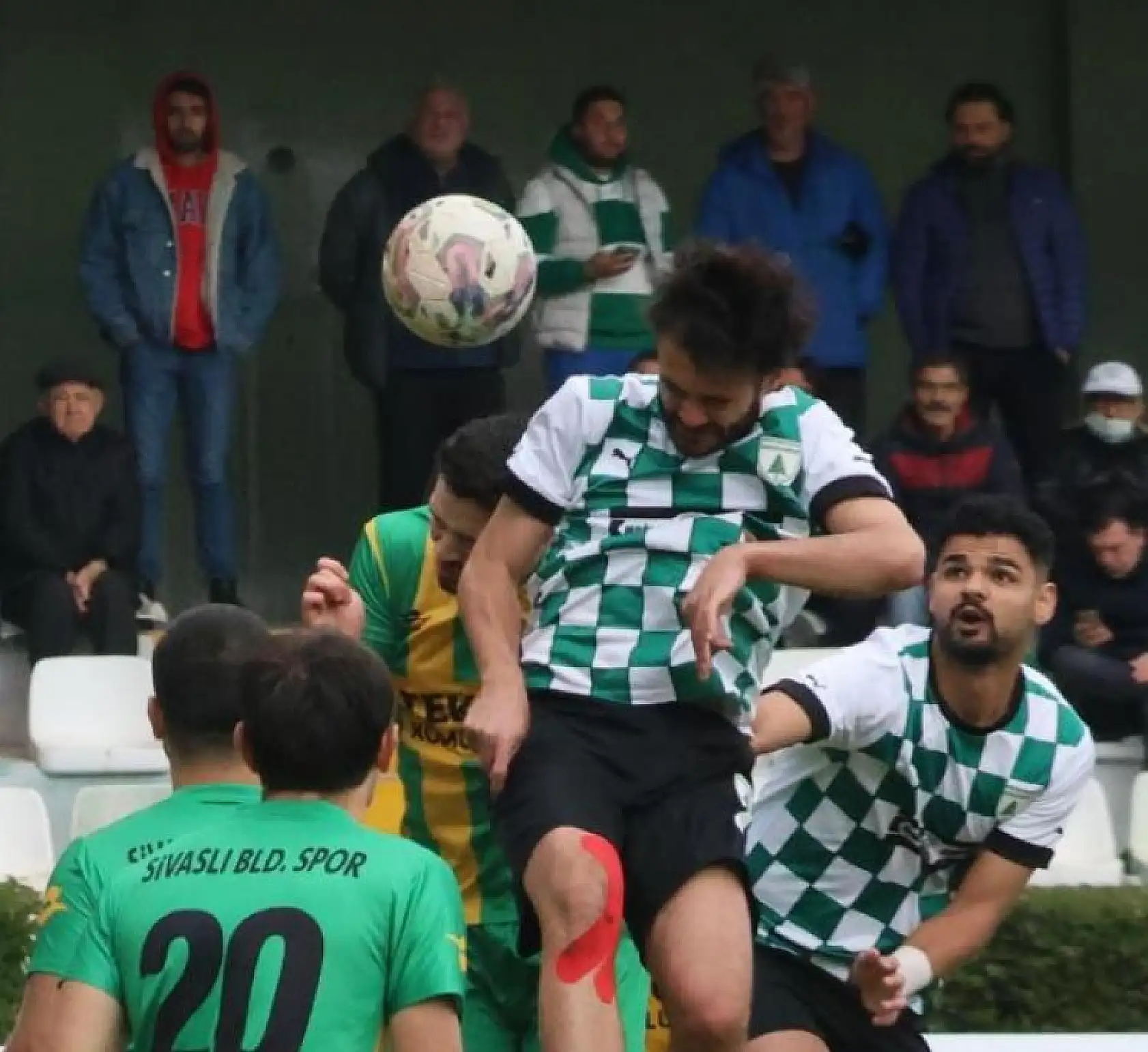 Muğlaspor 3 puanı 4 golle aldı